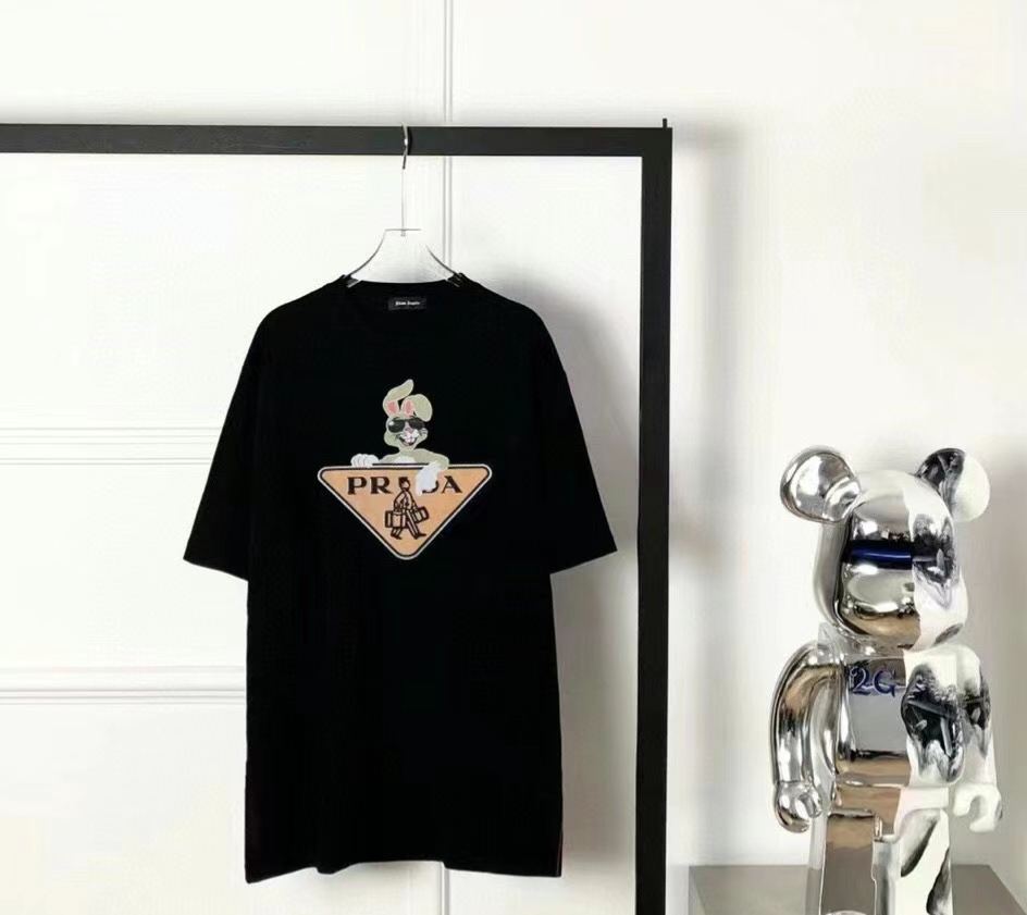 【Prada旗艦店】（プラダ）クラシックでスタイリッシュな半袖スウェットシャツ01440