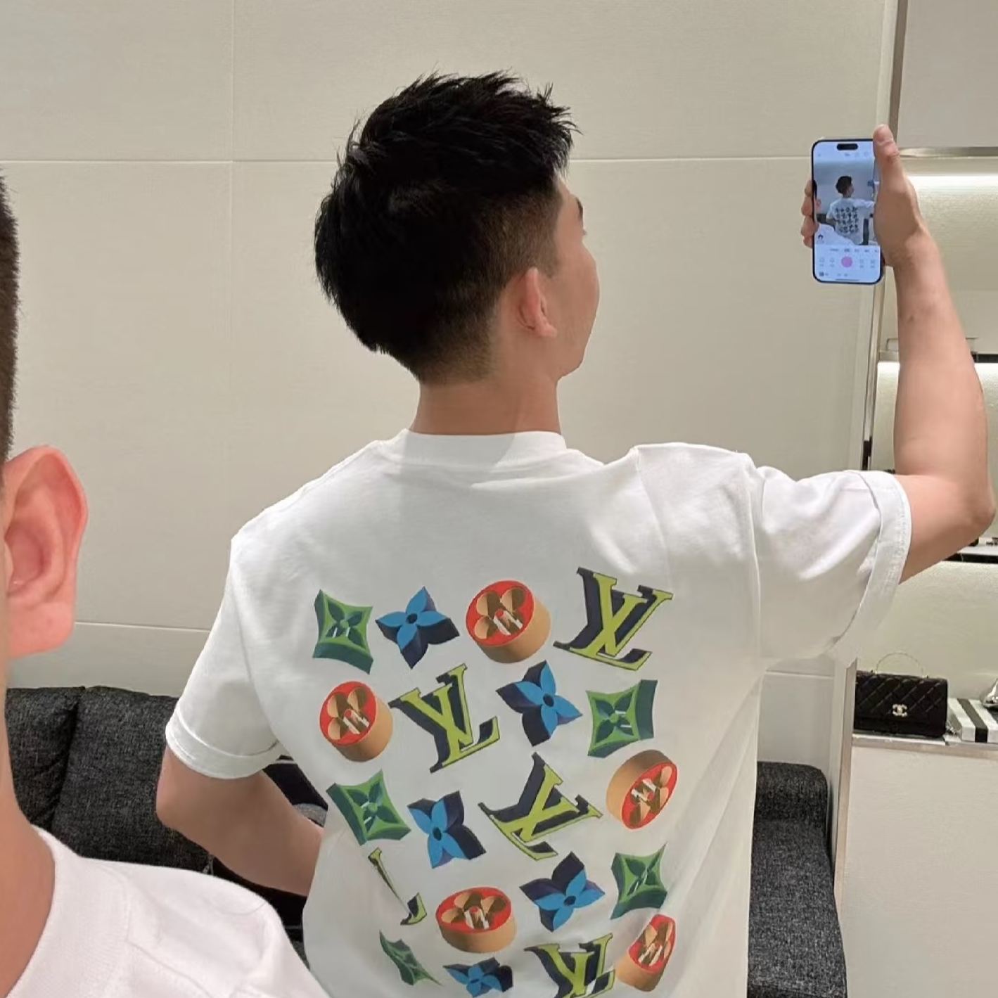 【LV旗艦店】（ルイ・ヴィトン）クラシックでスタイリッシュな半袖スウェットシャツ01673