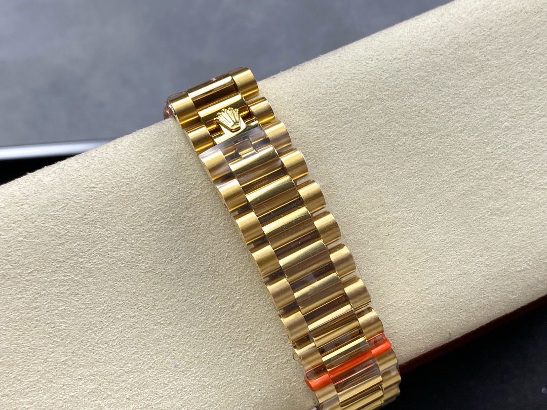 NEW 2025 新2025ロレックス デイトジャスト 40mm ブラックダイアル ベージュゴールドケース ロレックス