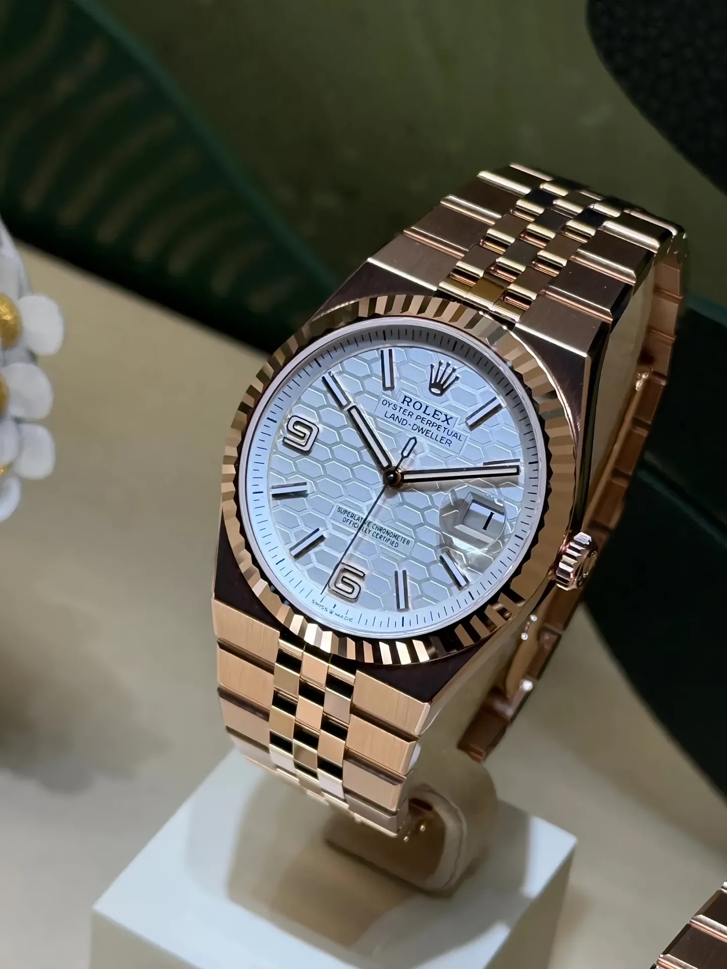 NEW 2025 ロレックス（スイスの腕時計ブランド）Rolex  Land-Dweller 40mm機械式時計