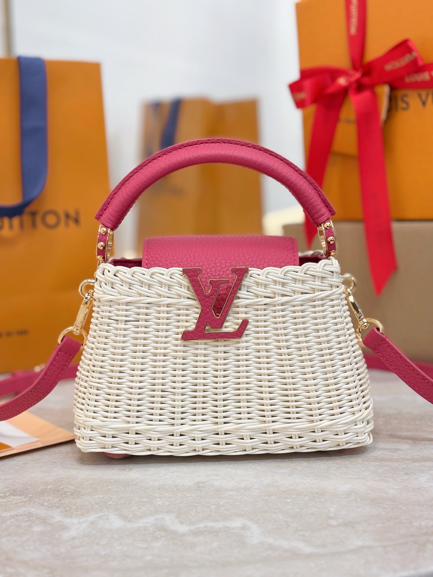 LOUIS VUITTON Capucines ミニ ラタン ハンドバッグ ピンク サマーコレクション ルイヴィトン