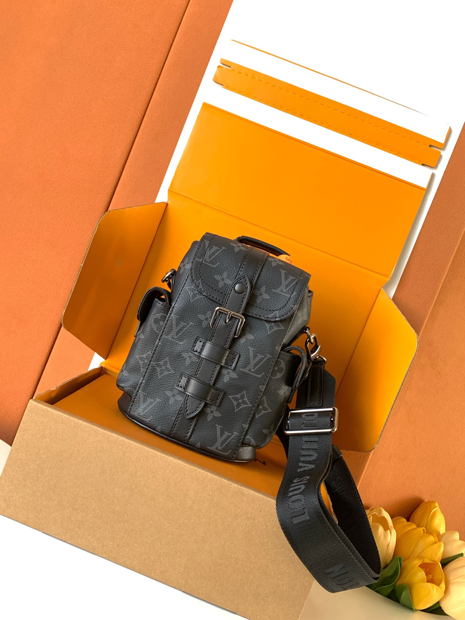 LOUIS VUITTON Nano Christopher モノグラム エクリプス クロスボディバッグ ルイヴィトン