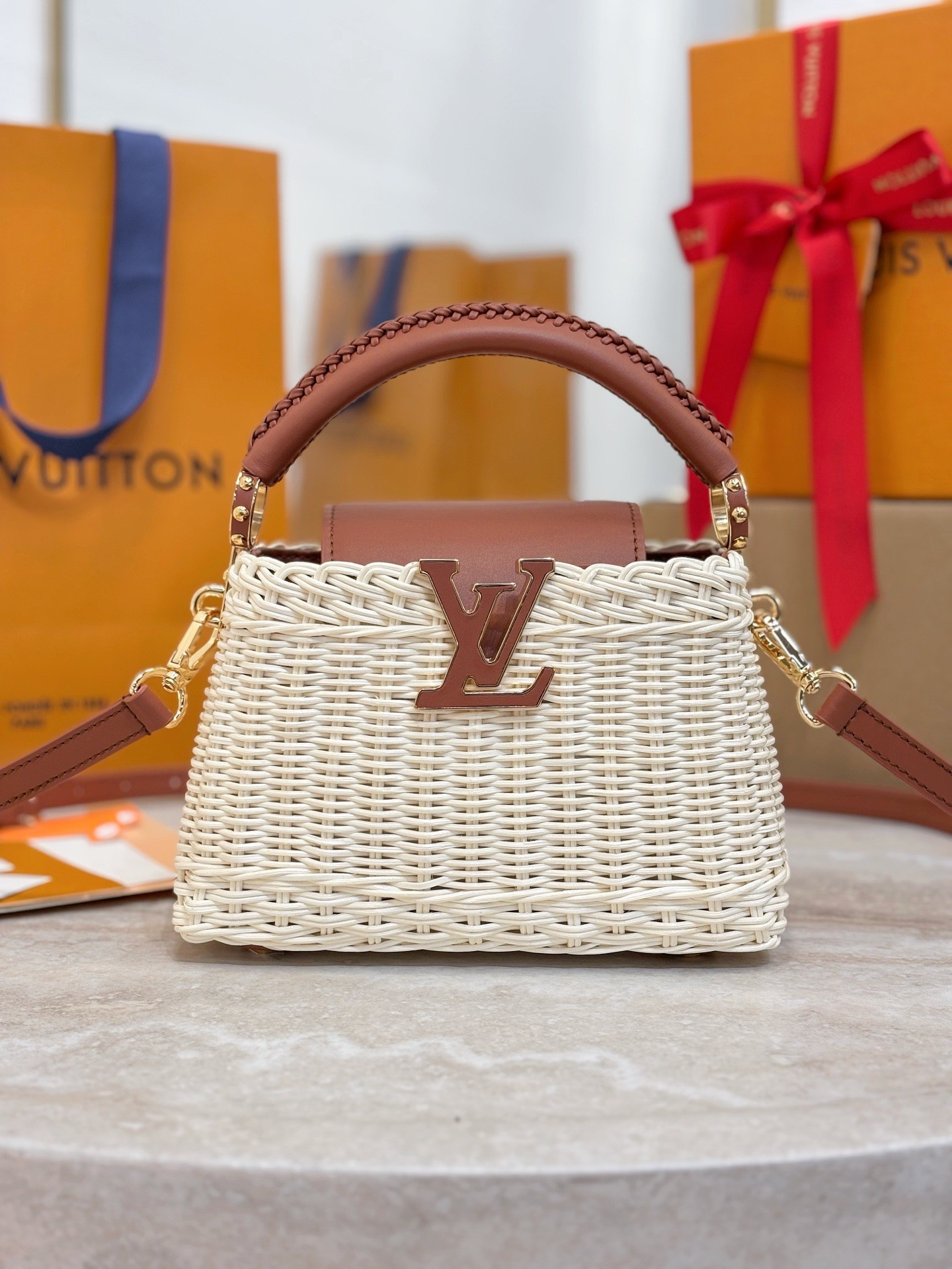 LOUIS VUITTON Capucines ミニ ラタン ハンドバッグ ブラウン サマーコレクション ルイヴィトン