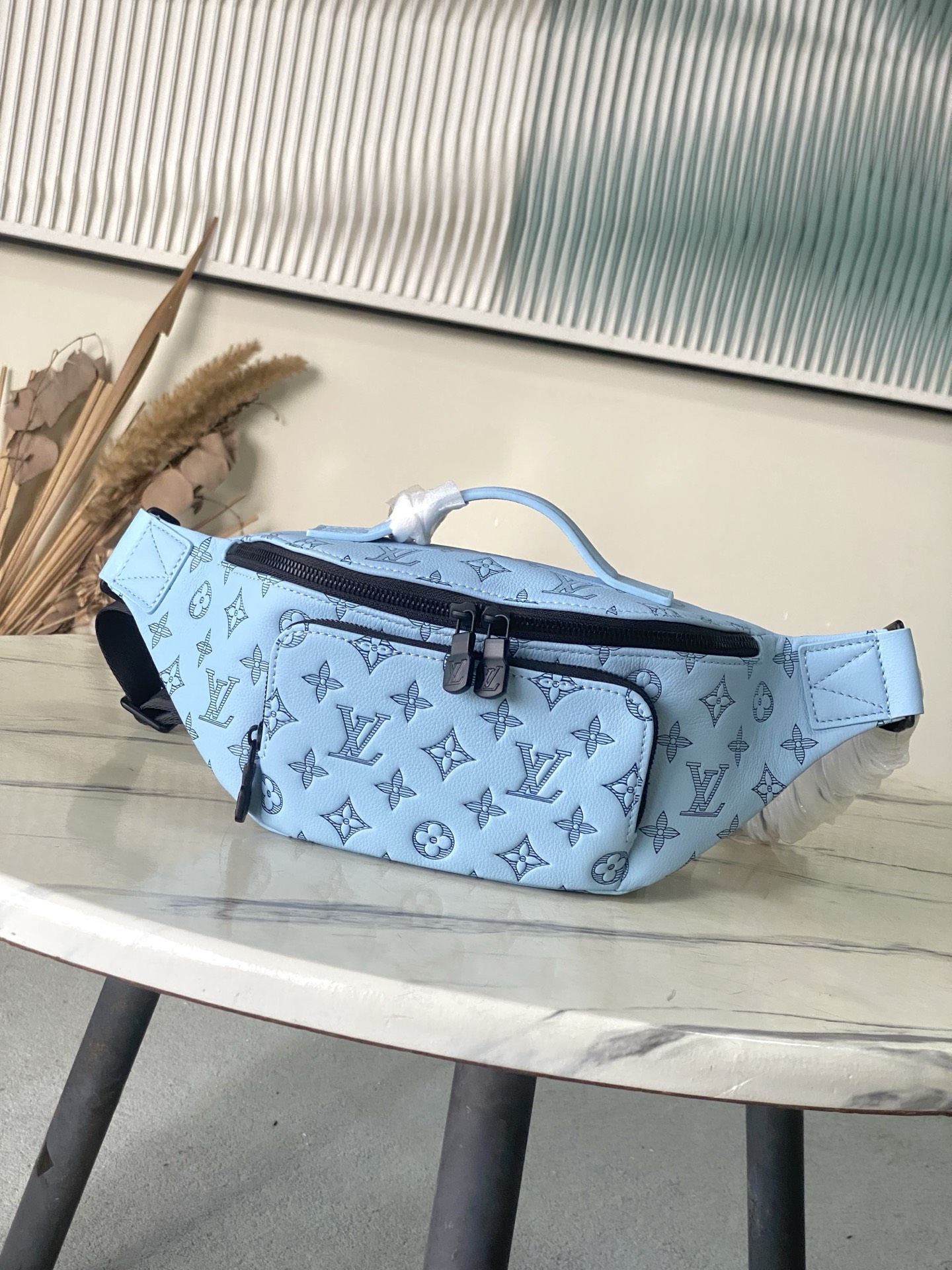 LOUIS VUITTON Rush ウエストバッグ モノグラムシャドウ ブルー クロスボディバッグ ルイヴィトン