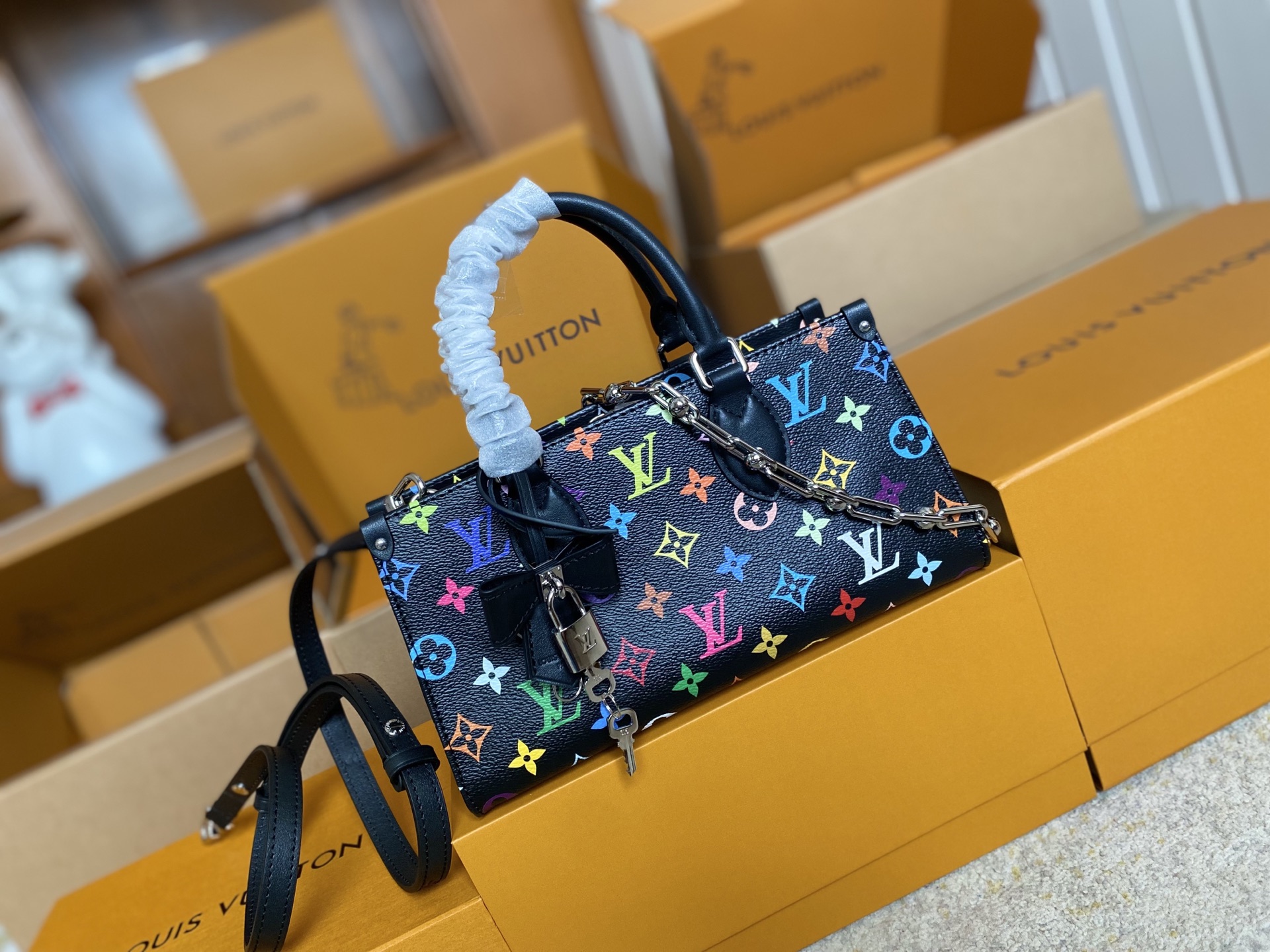 LOUIS VUITTON OnTheGo East West モノグラムマルチカラー 村上隆コラボ クロスボディバッグ ルイヴィトン