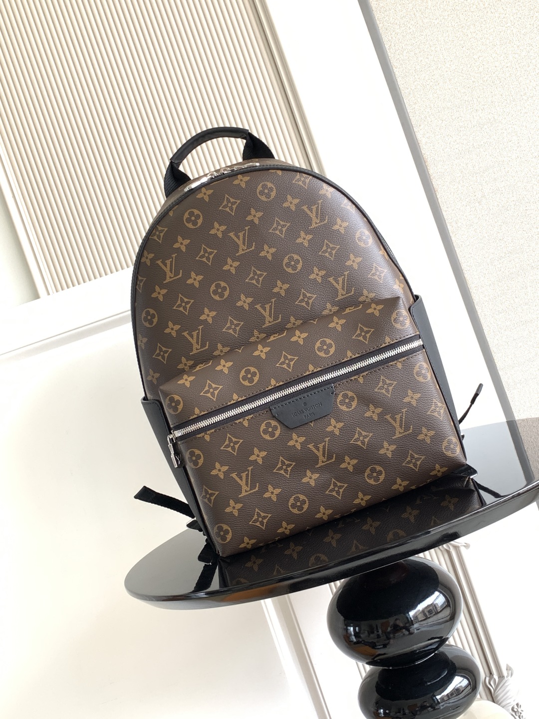 LOUIS VUITTON Discovery PM モノグラムマカサー バックパック ルイヴィトン