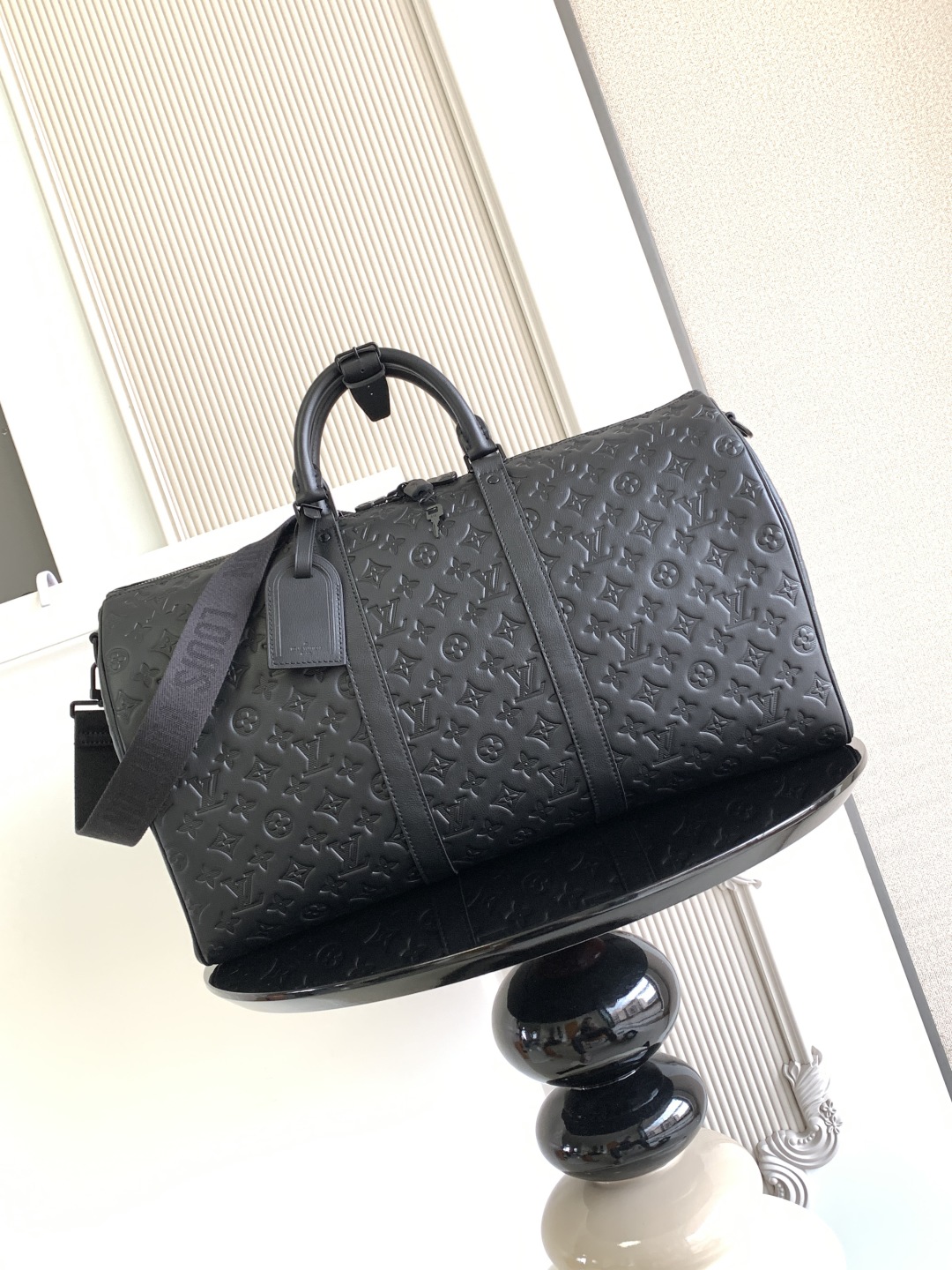 LOUIS VUITTON モノグラムシャドウ エンボスレザー キャリーオンバッグ マットブラック金具 ルイヴィトン