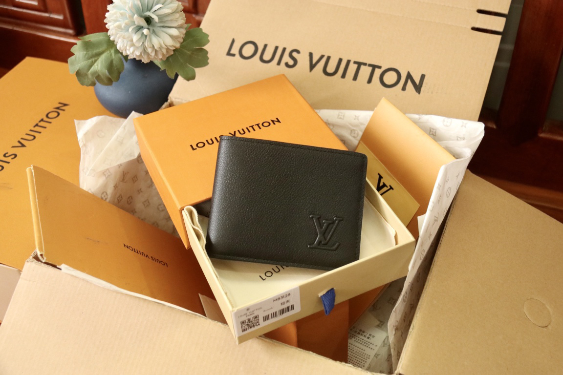 LOUIS VUITTON ポルトフォイユ・ミュルティプル タイガーレザー ブラック 二つ折り ウォレット