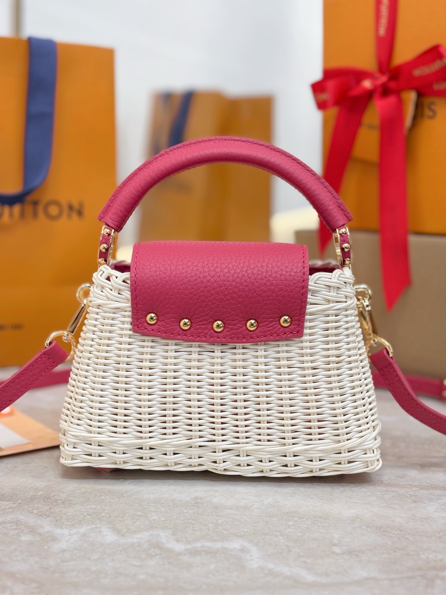 LOUIS VUITTON Capucines ミニ ラタン ハンドバッグ ピンク サマーコレクション ルイヴィトン