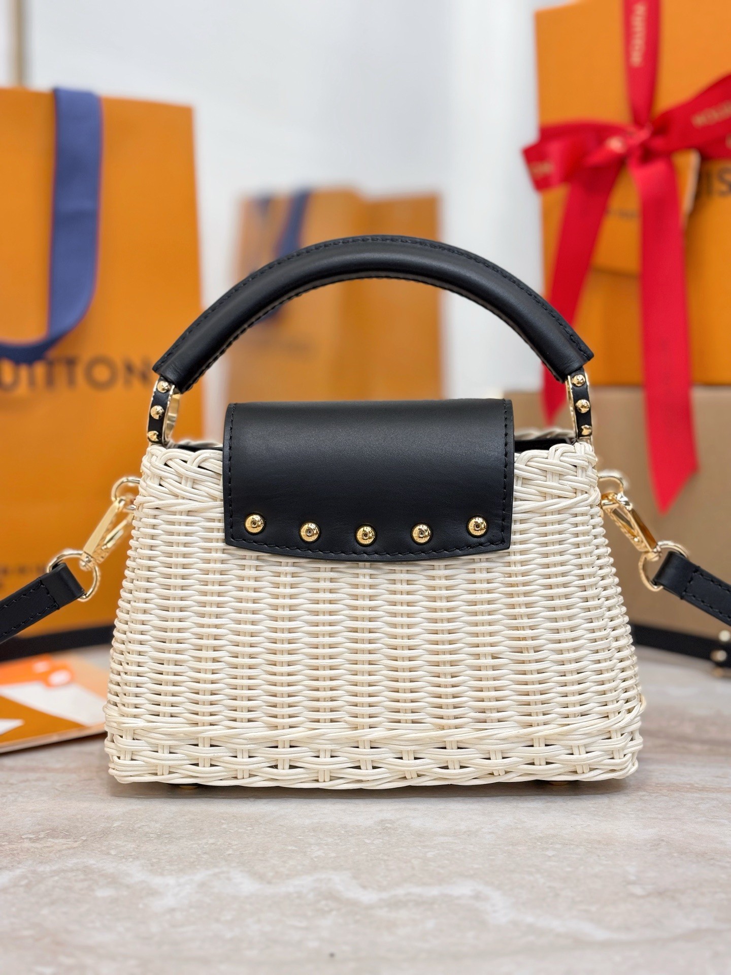 LOUIS VUITTON Capucines ミニ ラタン ハンドバッグ ブラック サマーコレクション ルイヴィトン