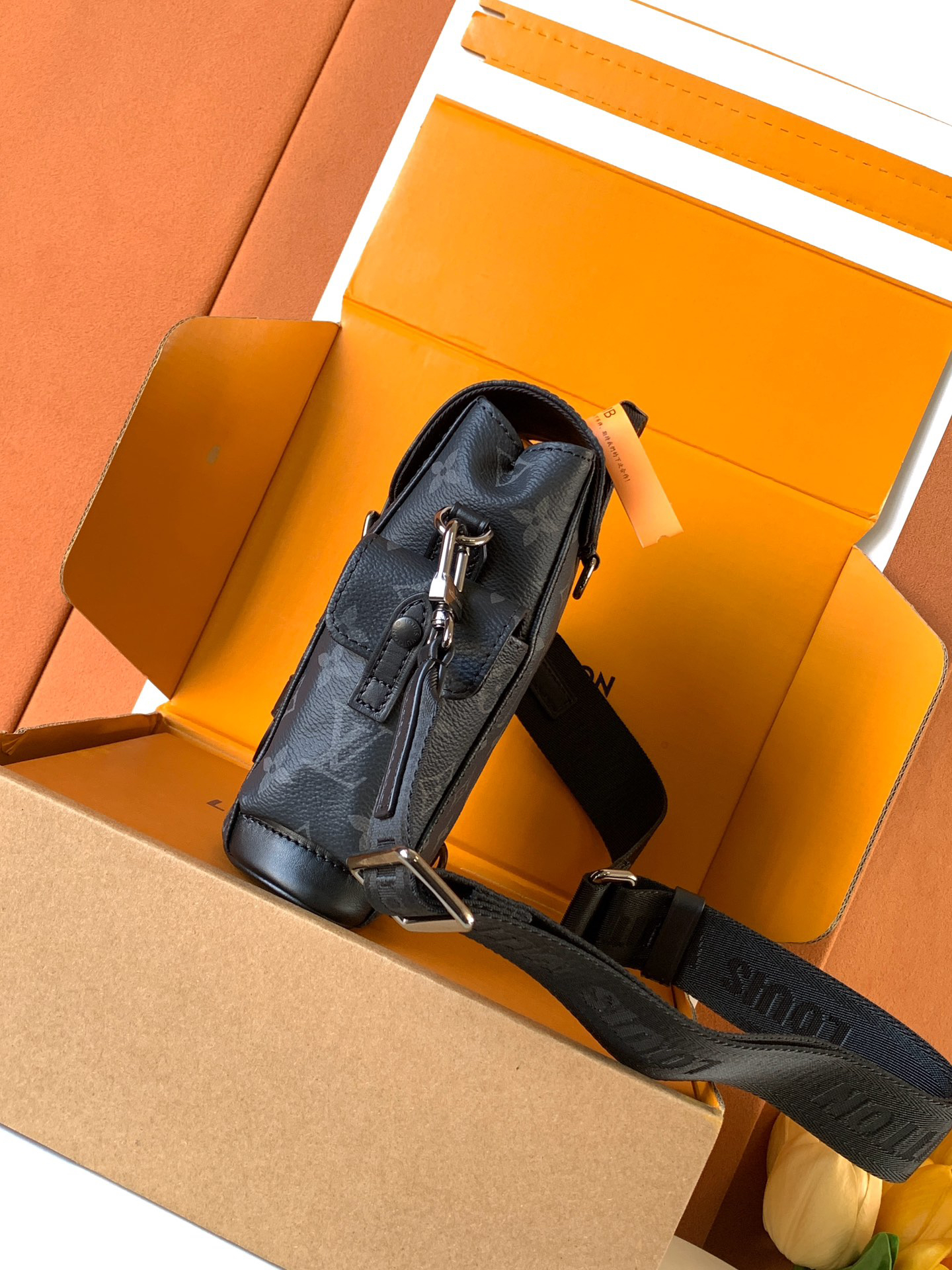 LOUIS VUITTON Nano Christopher モノグラム エクリプス クロスボディバッグ ルイヴィトン