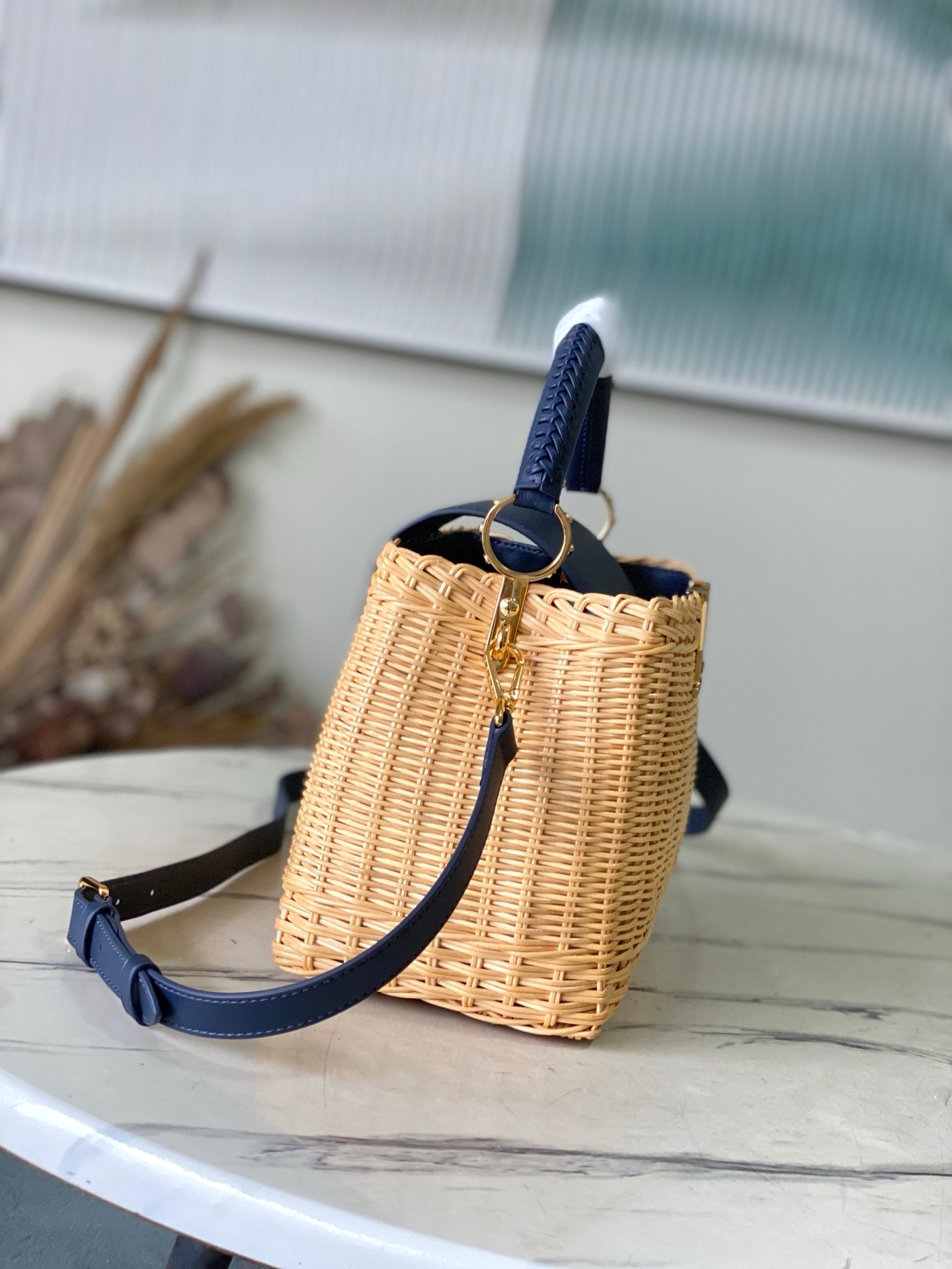 LOUIS VUITTON Capucines BB 藤編み ネイビー クロスボディバッグ ルイヴィトン