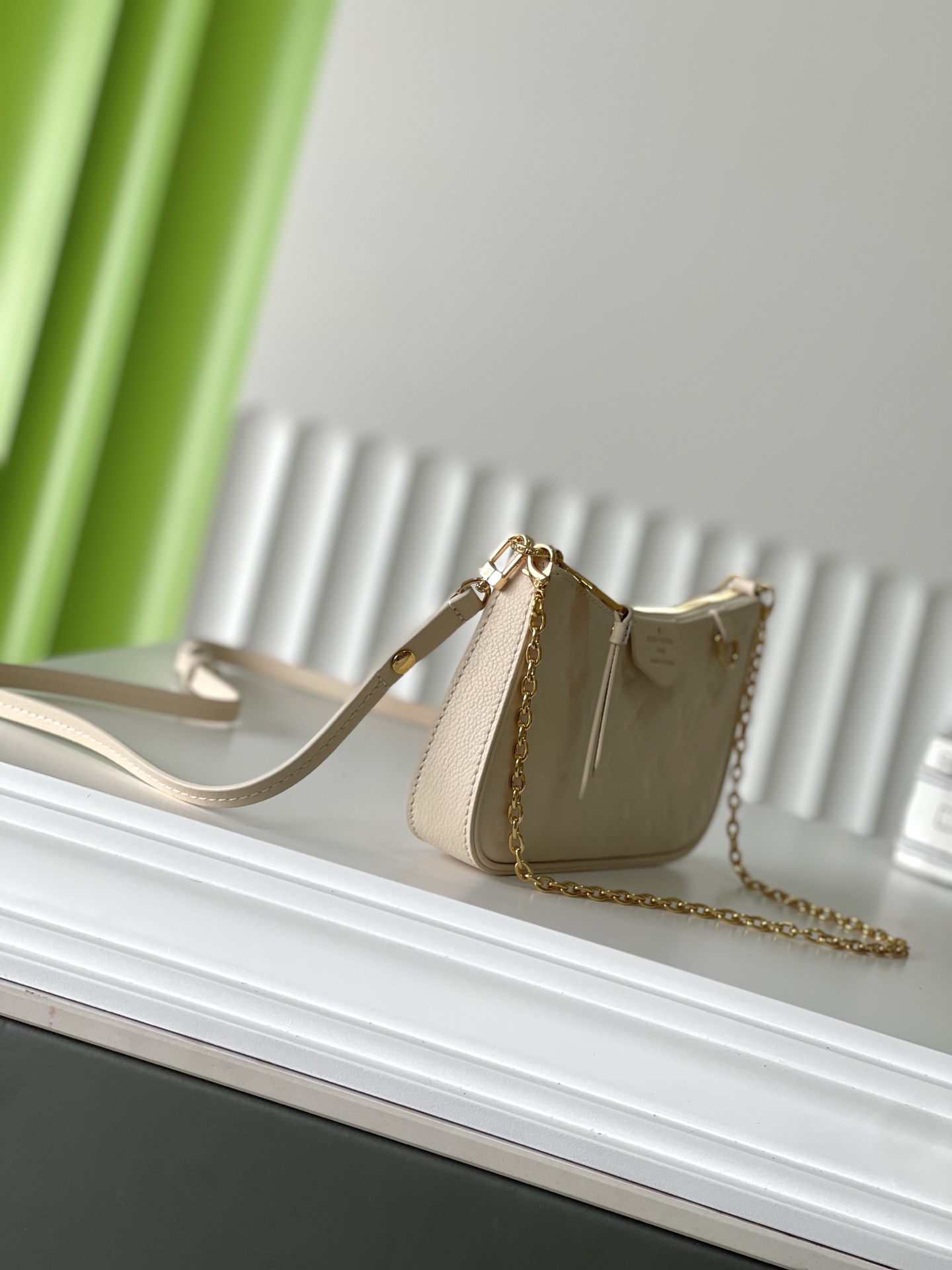 LOUIS VUITTON Easy Pouch On Strap M81066 モノグラムアンプラント クリームホワイト クロスボディバッグ ルイヴィトン