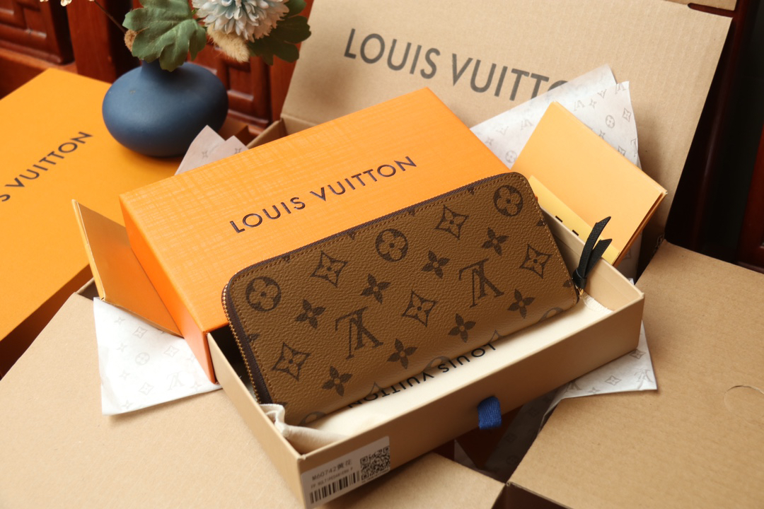 LOUIS VUITTON ジッピー・ウォレット モノグラムリバース カーキ × ブラウン ラウンドファスナー ロングウォレット
