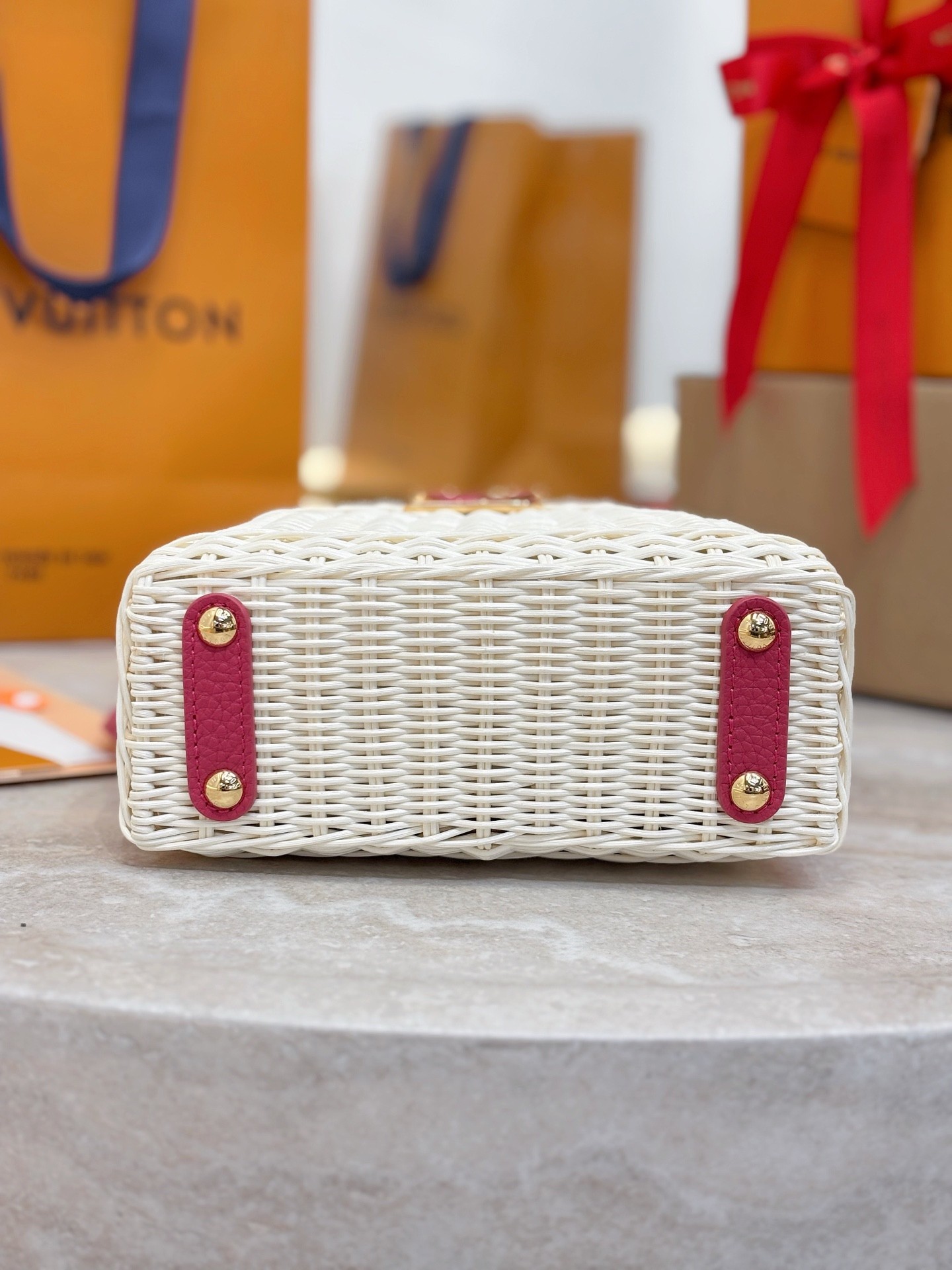 LOUIS VUITTON Capucines ミニ ラタン ハンドバッグ ピンク サマーコレクション ルイヴィトン