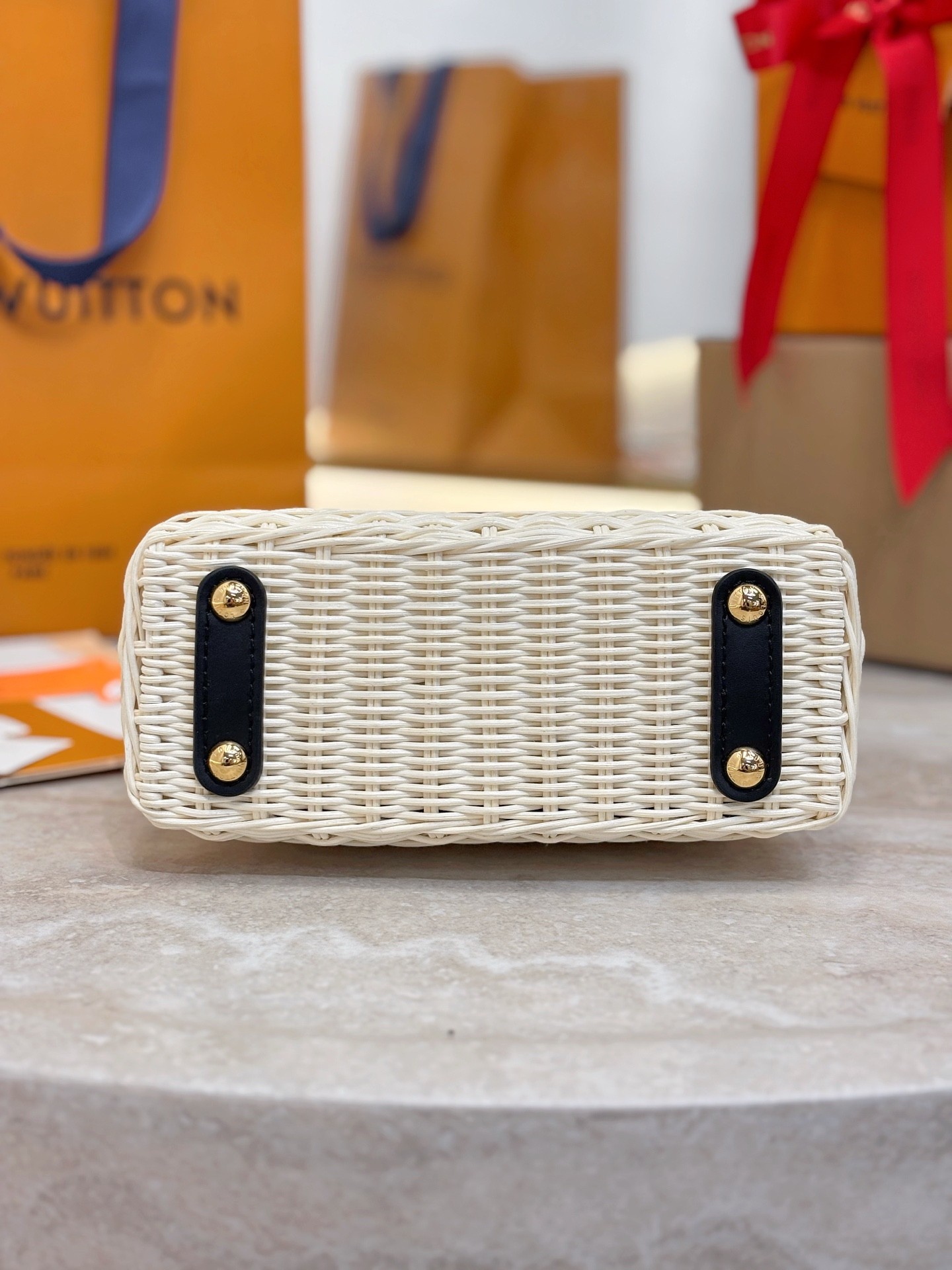 LOUIS VUITTON Capucines ミニ ラタン ハンドバッグ ブラック サマーコレクション ルイヴィトン