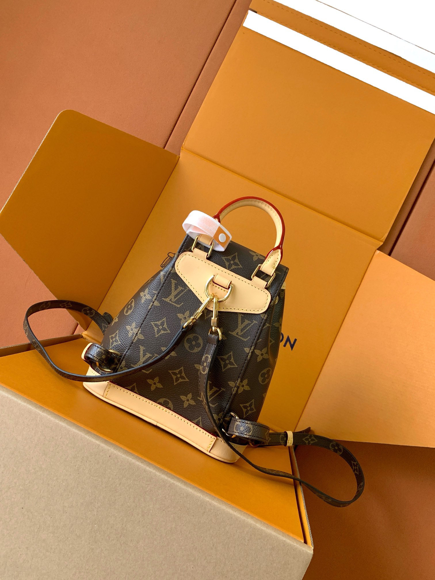 LOUIS VUITTON Montsouris ミニ モノグラム キャンバス バックパック ルイヴィトン