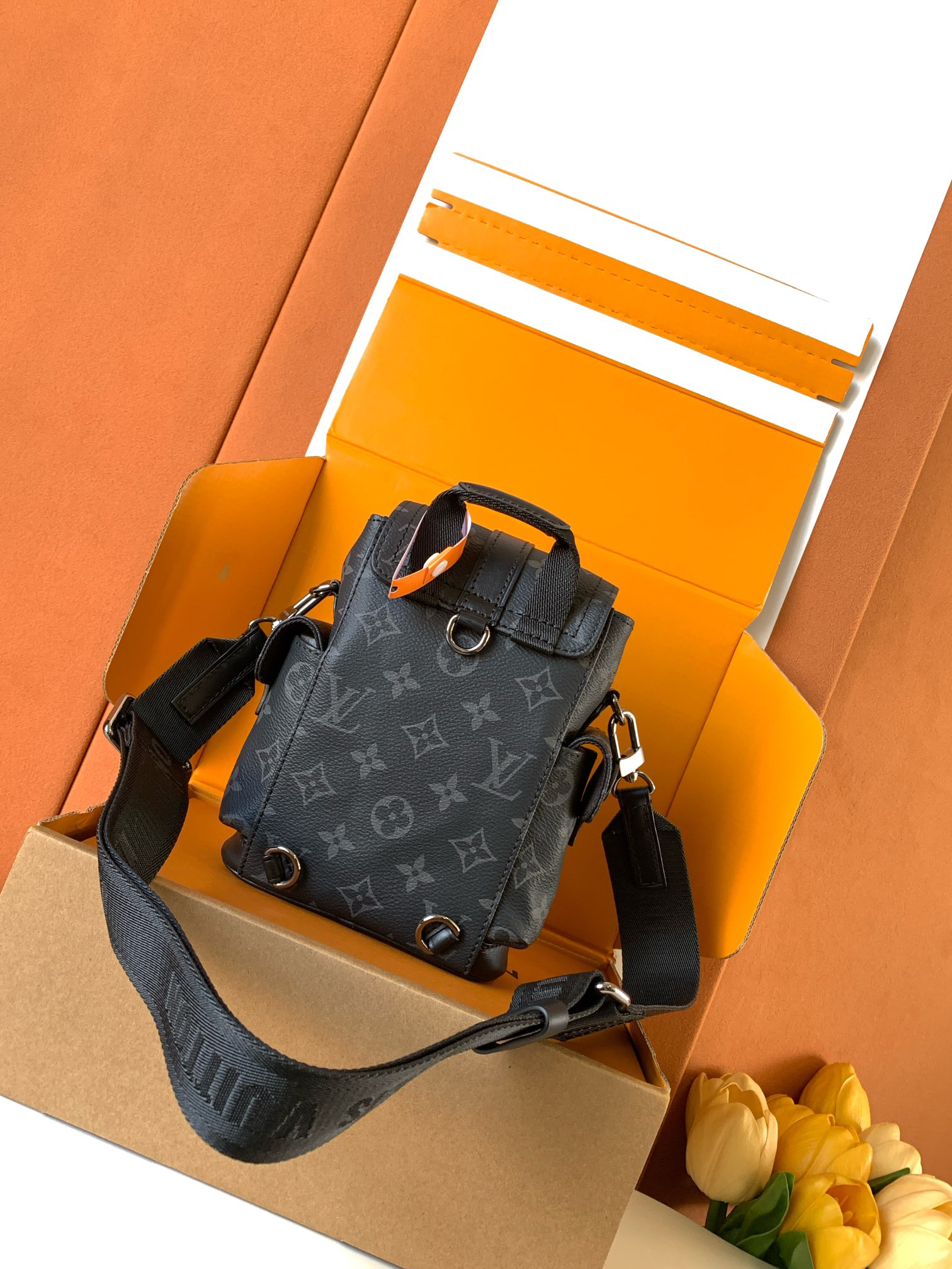 LOUIS VUITTON Nano Christopher モノグラム エクリプス クロスボディバッグ ルイヴィトン