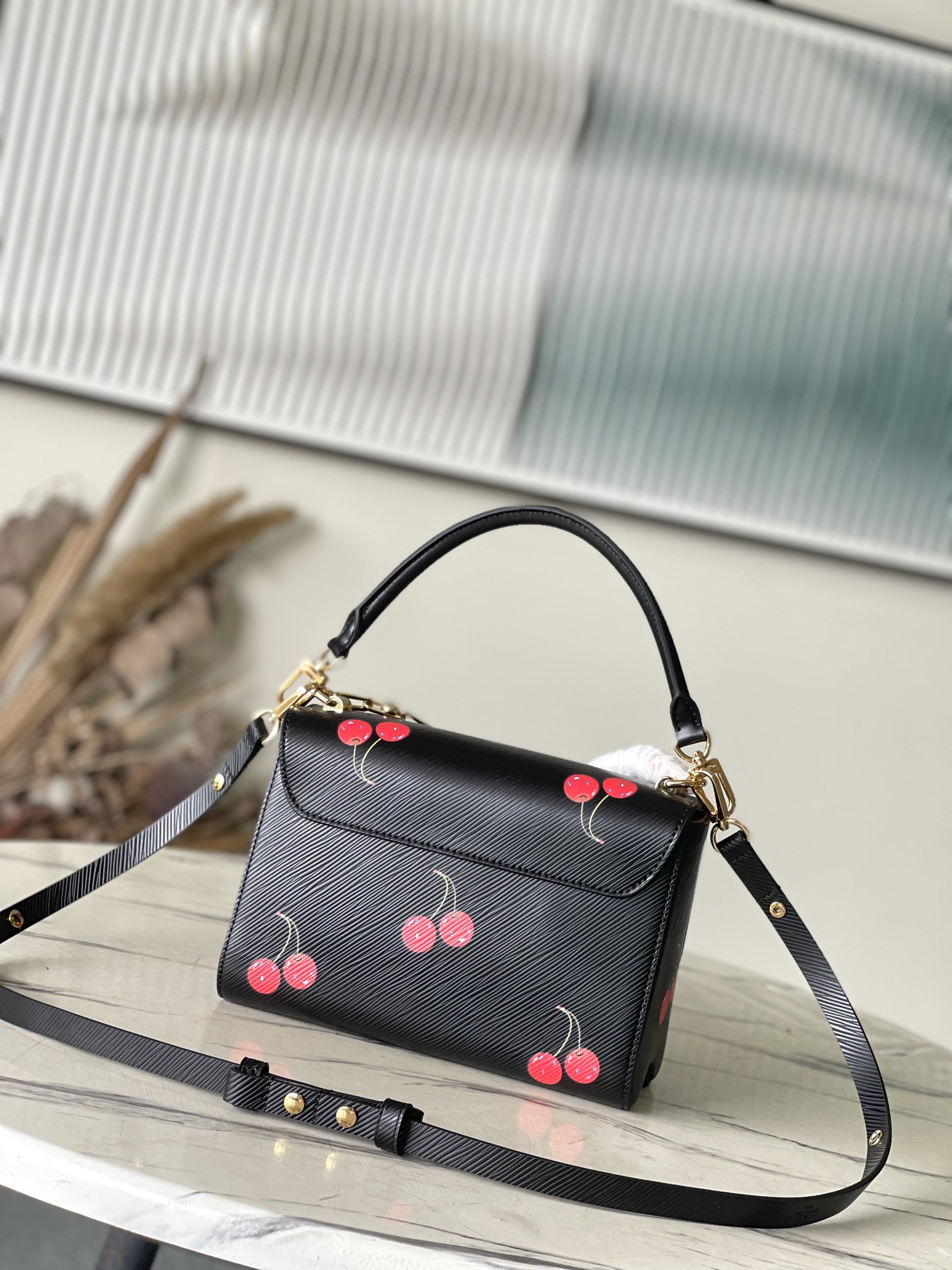 LOUIS VUITTON Twist MM エピレザー ブラック チェリー刺繍 村上隆 コラボ ルイヴィトン