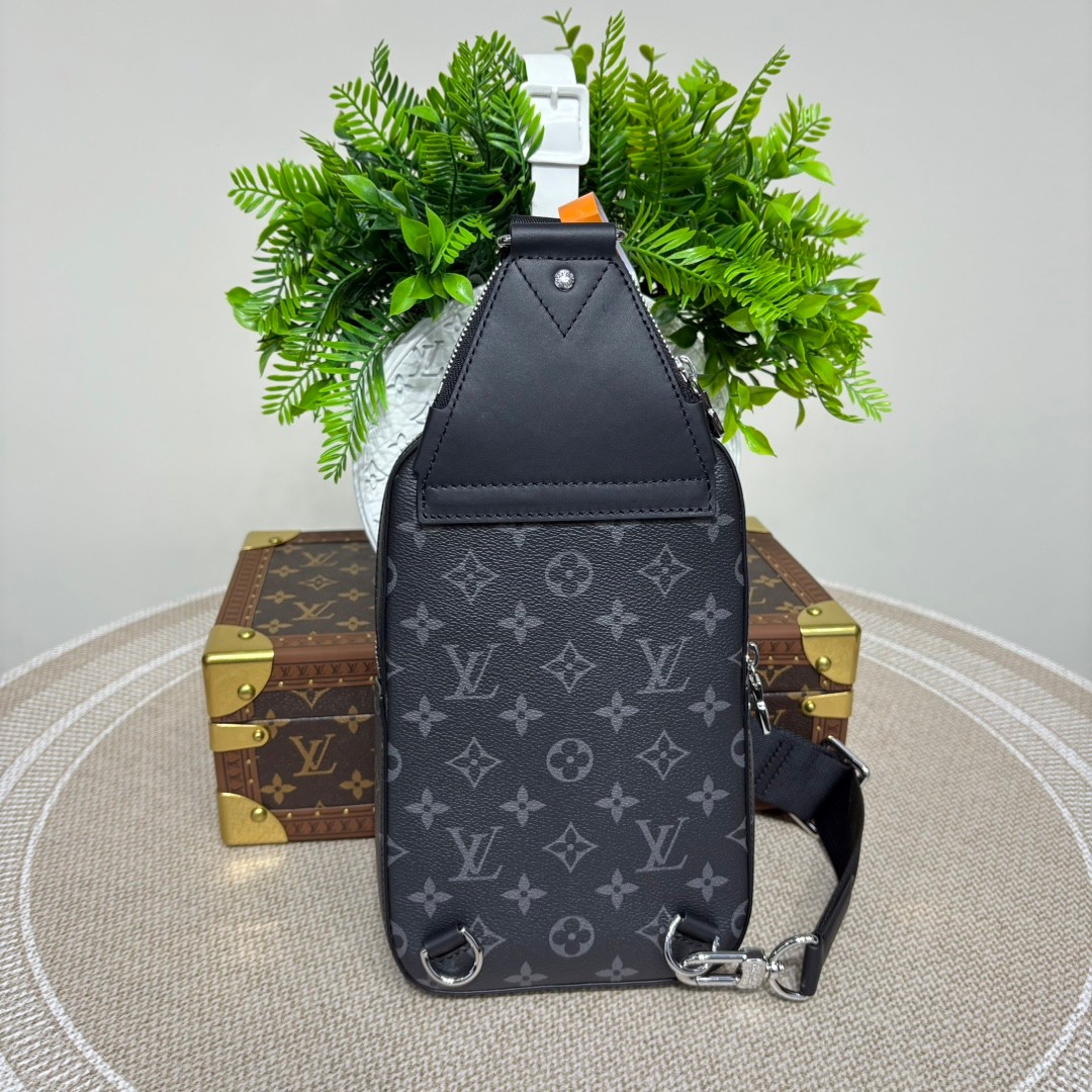 LOUIS VUITTON Avenue Slingbag PM モノグラムエクリプス ブラック クロスボディバッグ ルイヴィトン