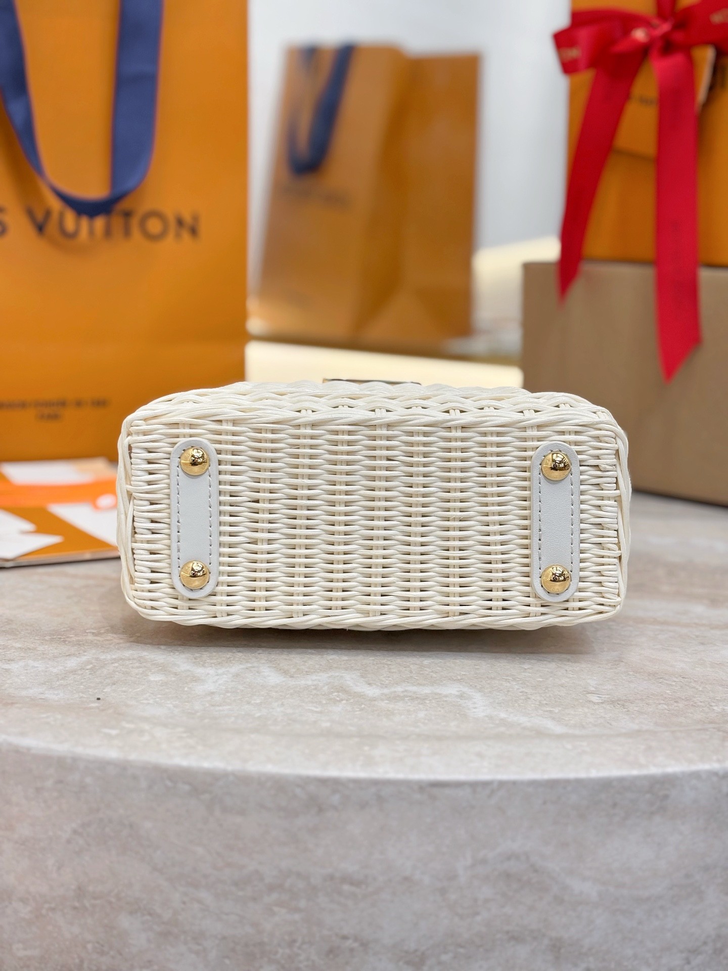 LOUIS VUITTON Capucines ミニ ラタン ハンドバッグ ホワイト サマーコレクション ルイヴィトン