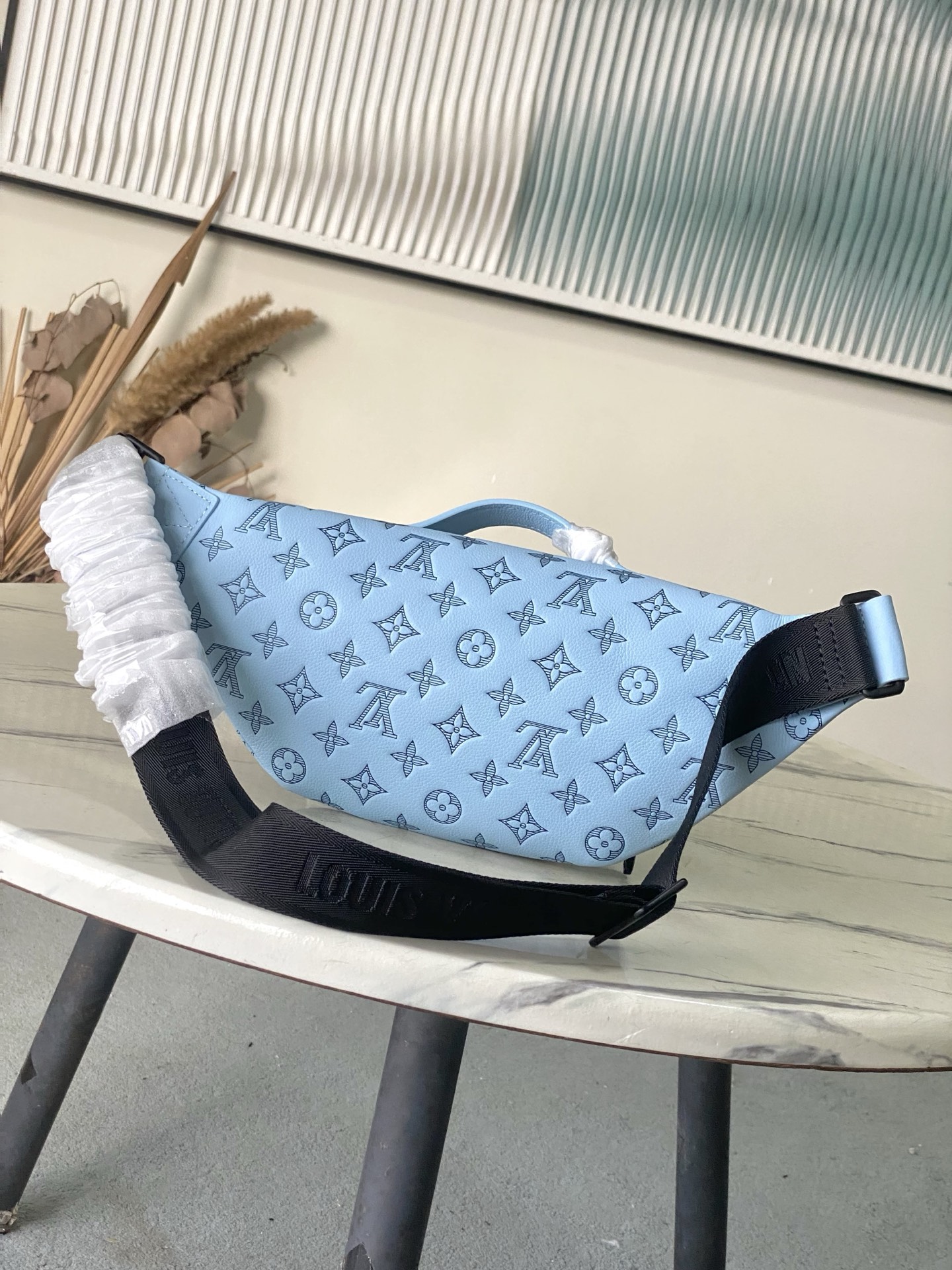 LOUIS VUITTON Rush ウエストバッグ モノグラムシャドウ ブルー クロスボディバッグ ルイヴィトン