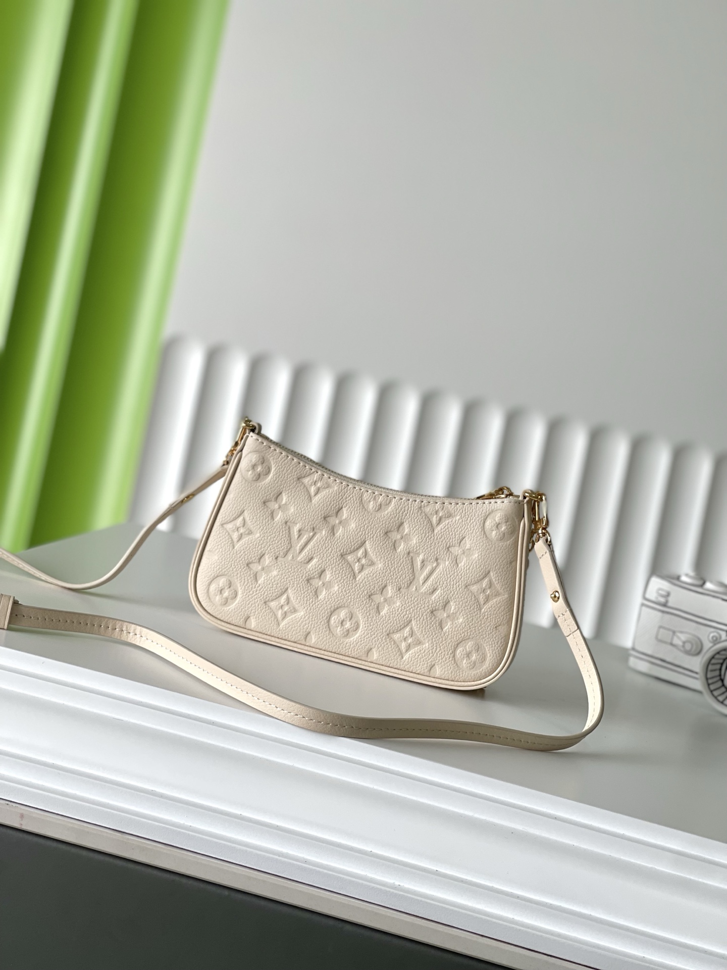 LOUIS VUITTON Easy Pouch On Strap M81066 モノグラムアンプラント クリームホワイト クロスボディバッグ ルイヴィトン