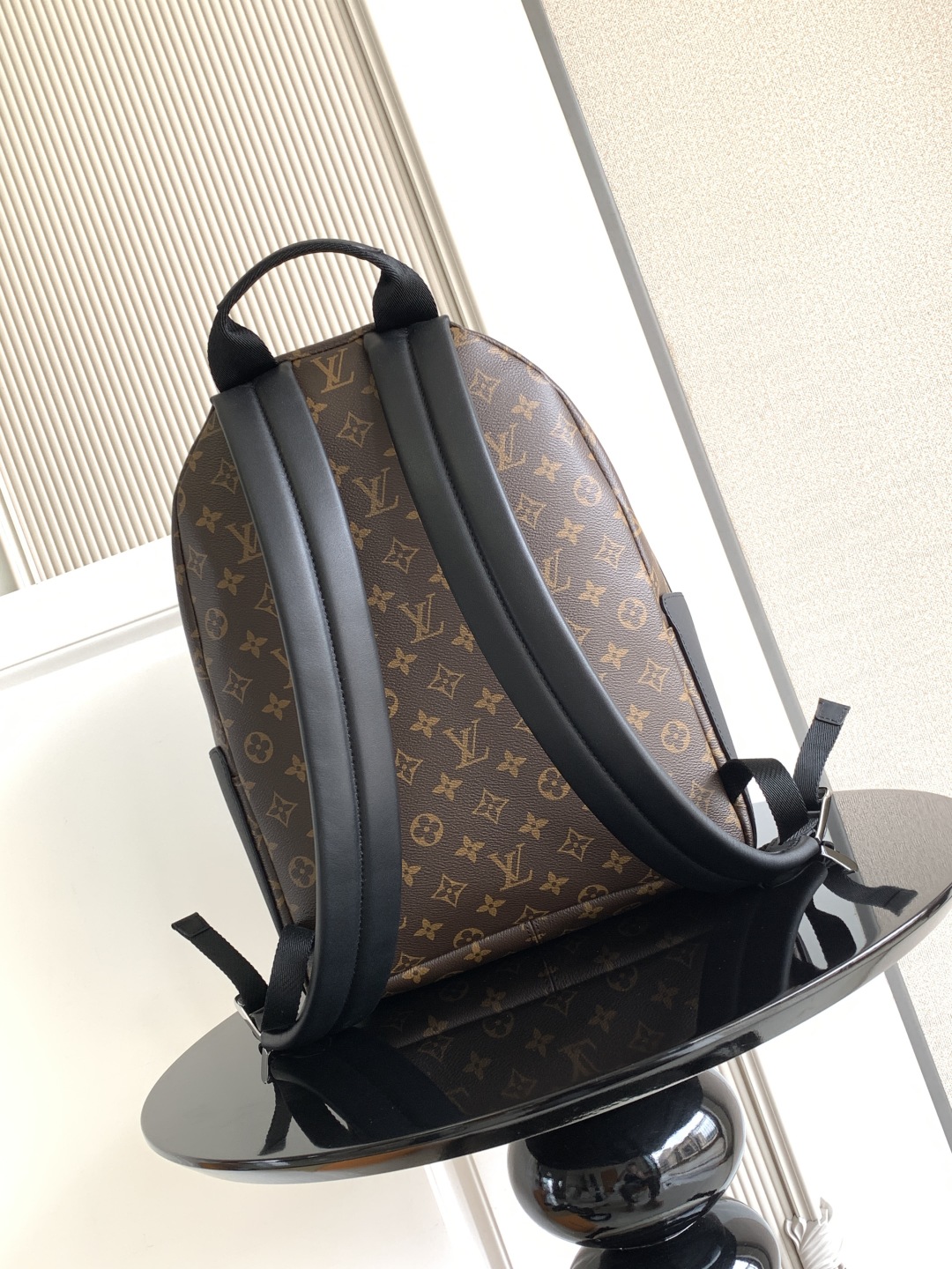 LOUIS VUITTON Discovery PM モノグラムマカサー バックパック ルイヴィトン
