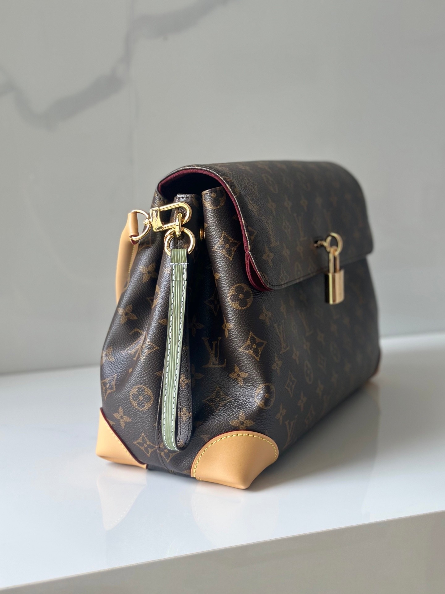 LOUIS VUITTON Hide Away モノグラムキャンバス ハンドバッグ ルイヴィトン