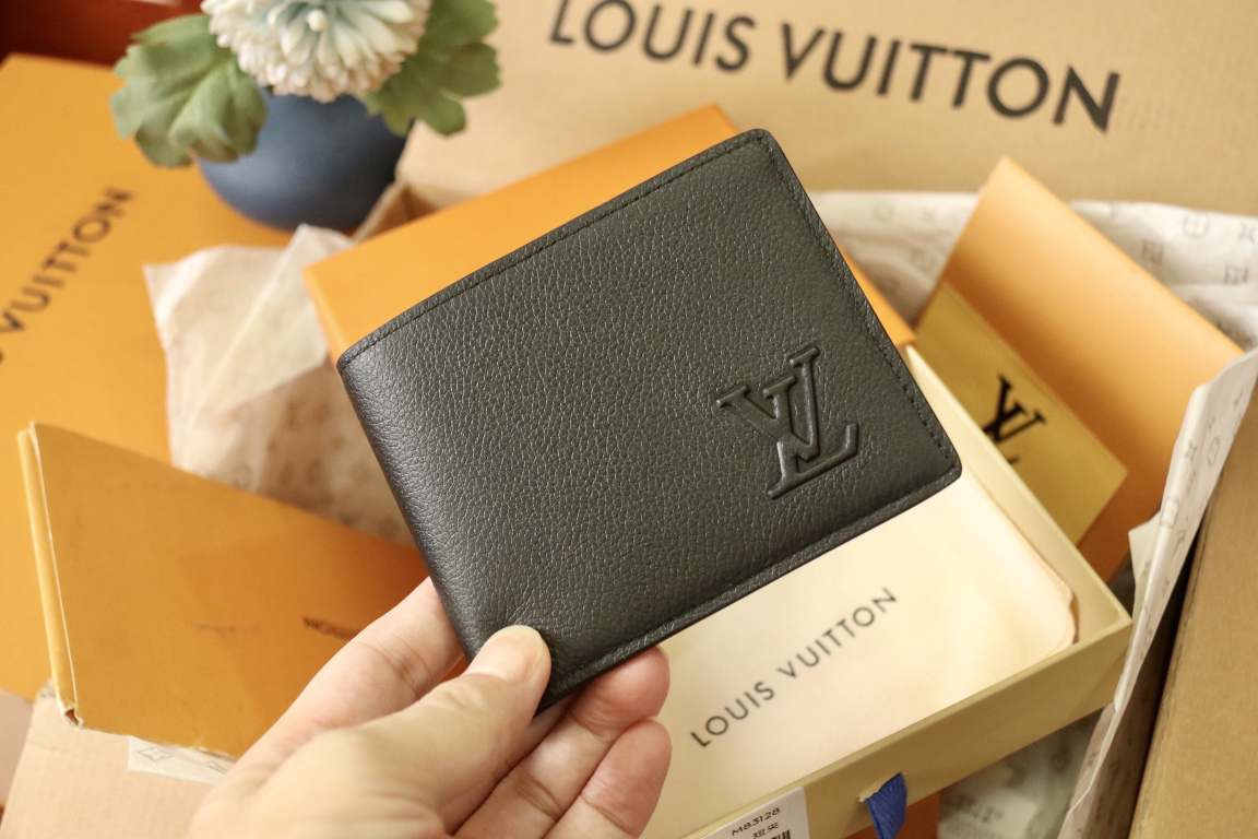 LOUIS VUITTON ポルトフォイユ・ミュルティプル タイガーレザー ブラック 二つ折り ウォレット