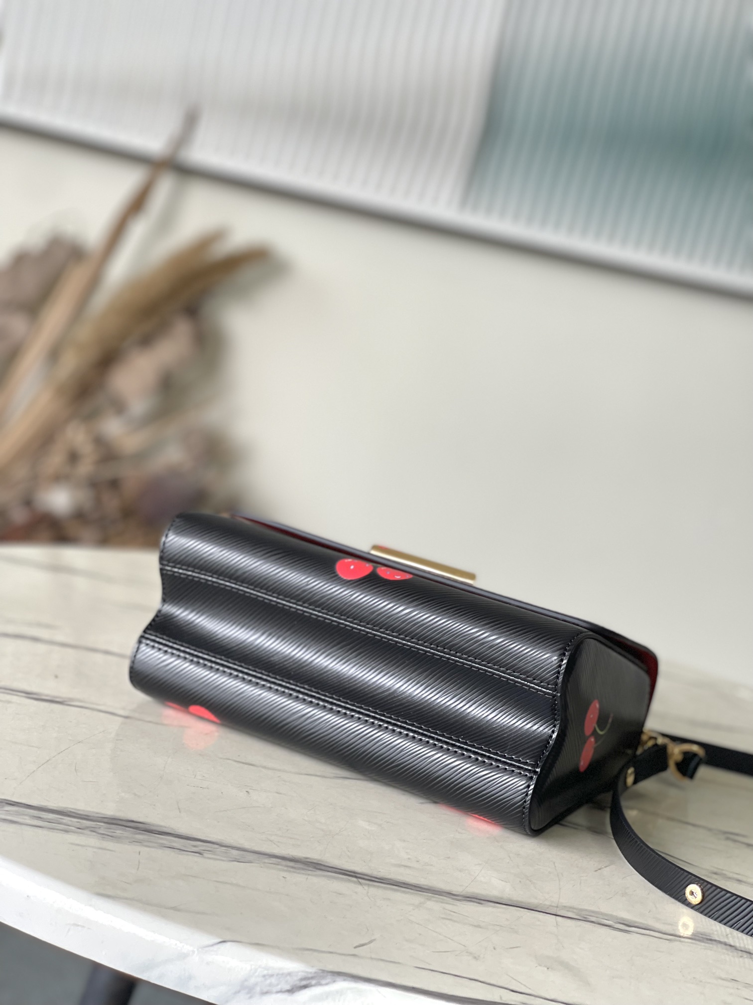 LOUIS VUITTON Twist MM エピレザー ブラック チェリー刺繍 村上隆 コラボ ルイヴィトン