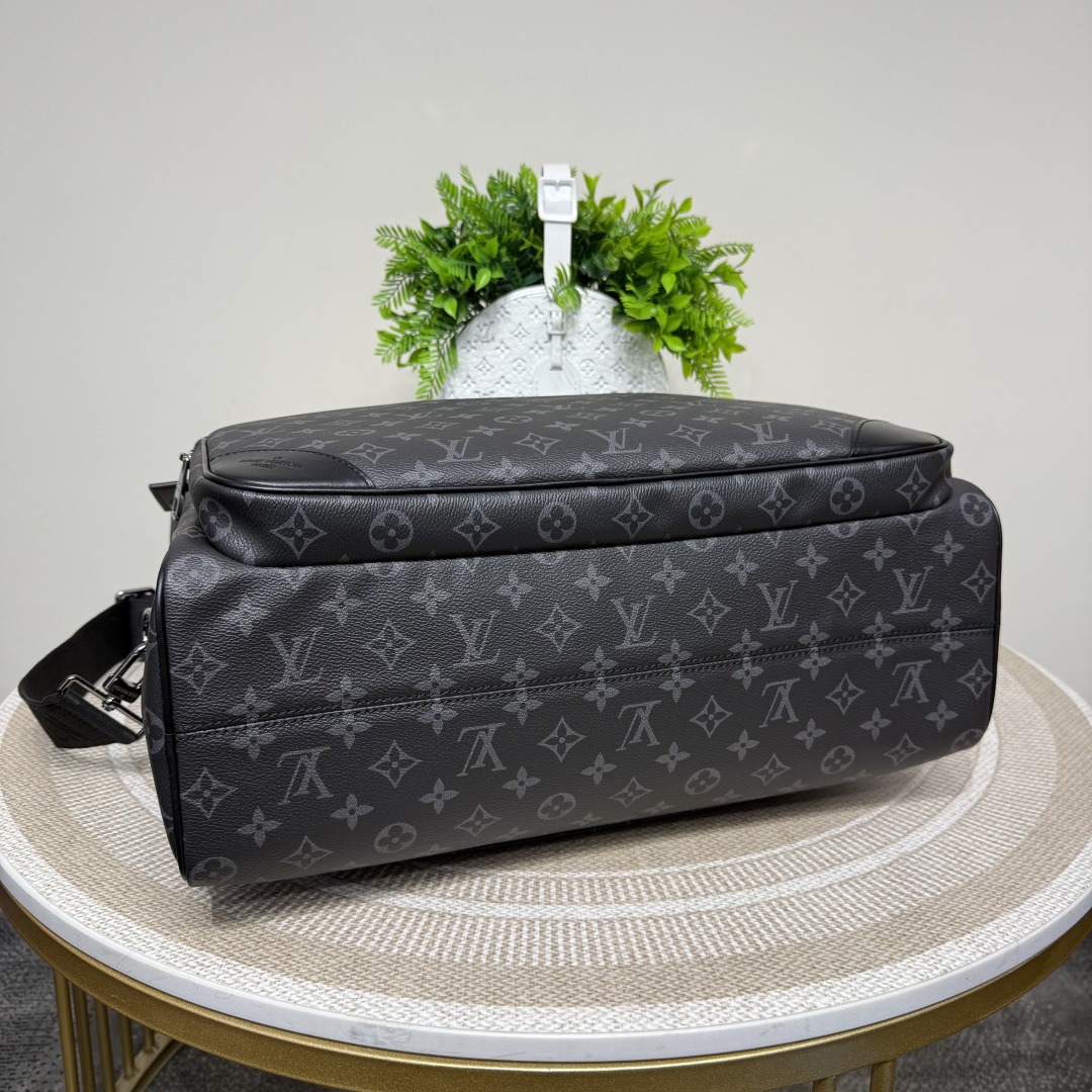 LOUIS VUITTON ウィークエンドトラベルバッグ モノグラムエクリプス ブラック ホライゾントランク対応 ルイヴィトン
