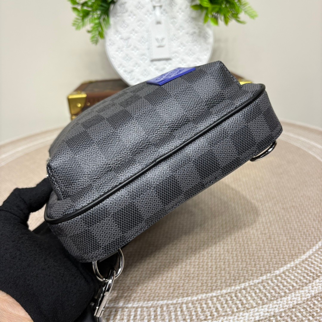 LOUIS VUITTON Avenue Slingbag ダミエグラフィット インディゴ ブルーアクセント クロスボディバッグ ルイヴィトン