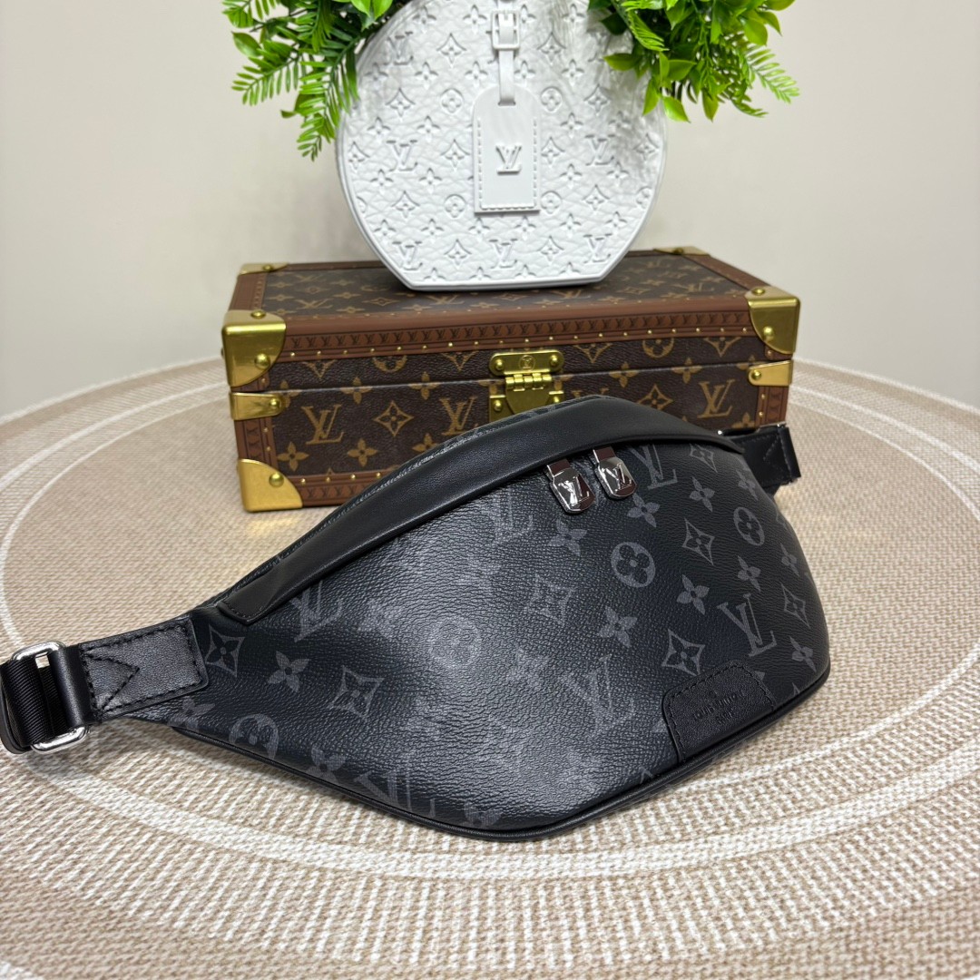 LOUIS VUITTON Discovery ウエストバッグ モノグラムエクリプス ブラック ルイヴィトン