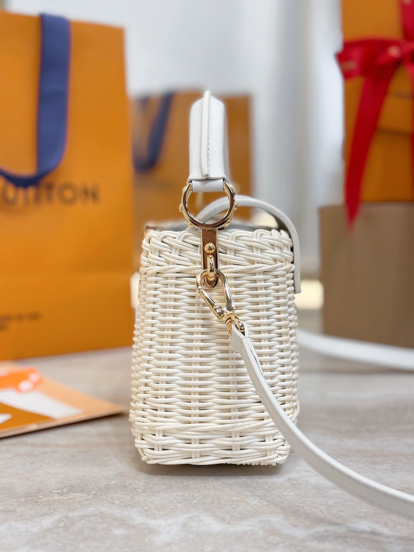 LOUIS VUITTON Capucines ミニ ラタン ハンドバッグ ホワイト サマーコレクション ルイヴィトン