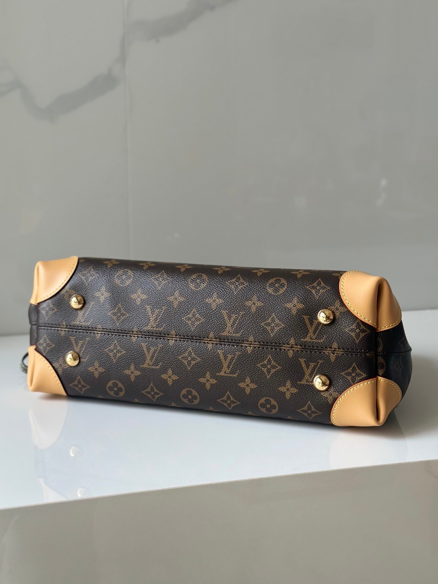 LOUIS VUITTON Hide Away モノグラムキャンバス ハンドバッグ ルイヴィトン