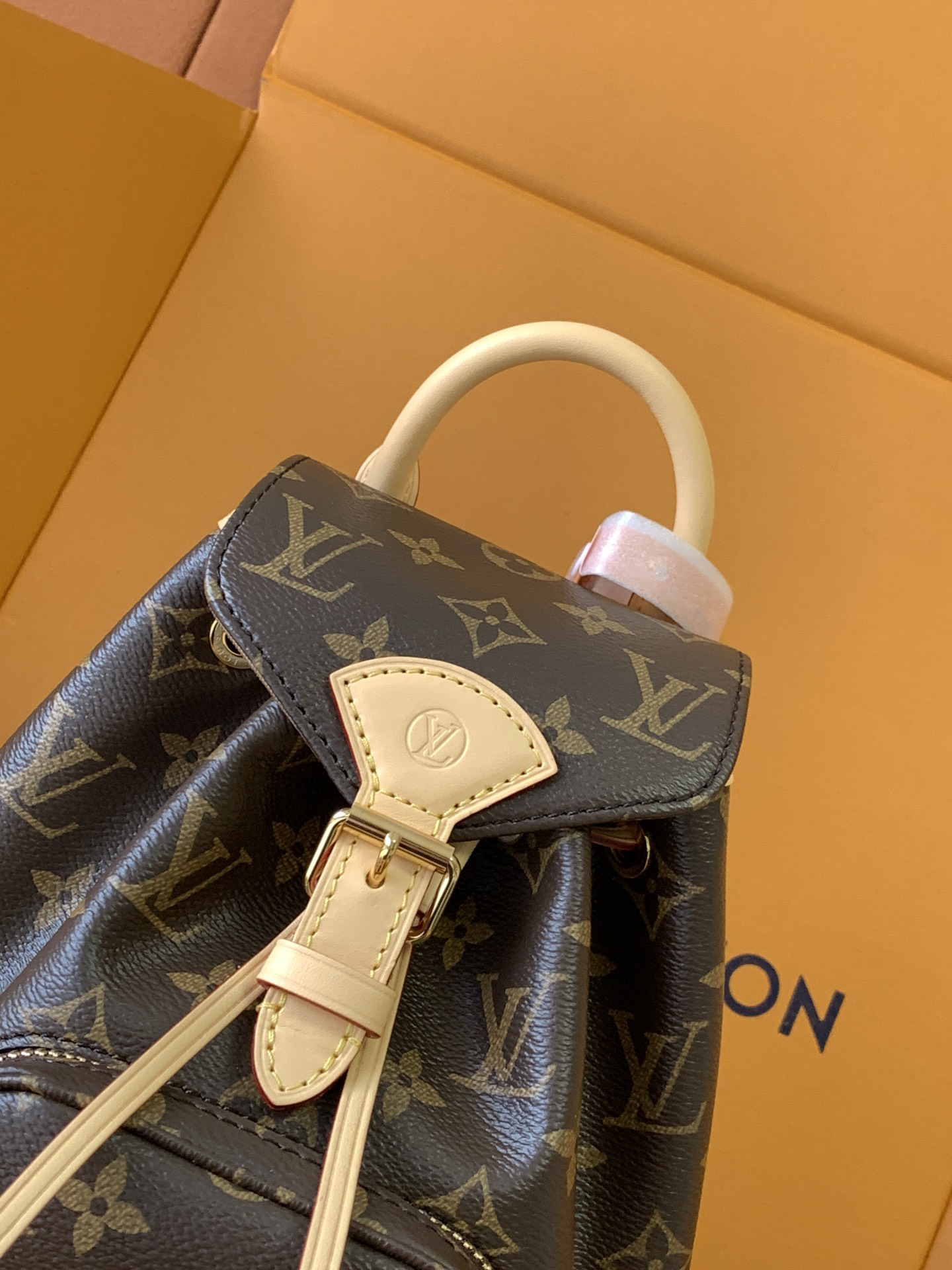 LOUIS VUITTON Montsouris ミニ モノグラム キャンバス バックパック ルイヴィトン