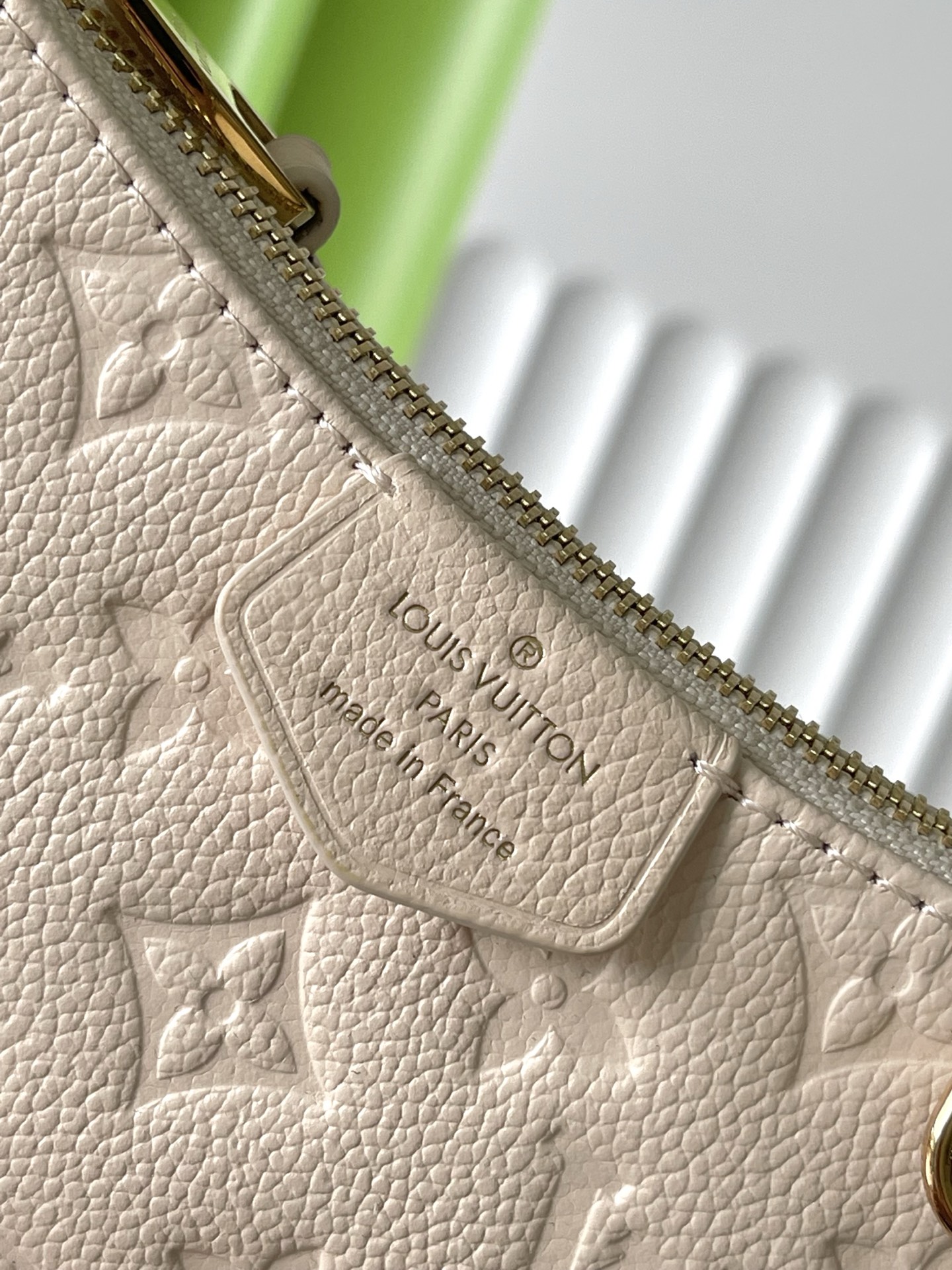 LOUIS VUITTON Easy Pouch On Strap M81066 モノグラムアンプラント クリームホワイト クロスボディバッグ ルイヴィトン