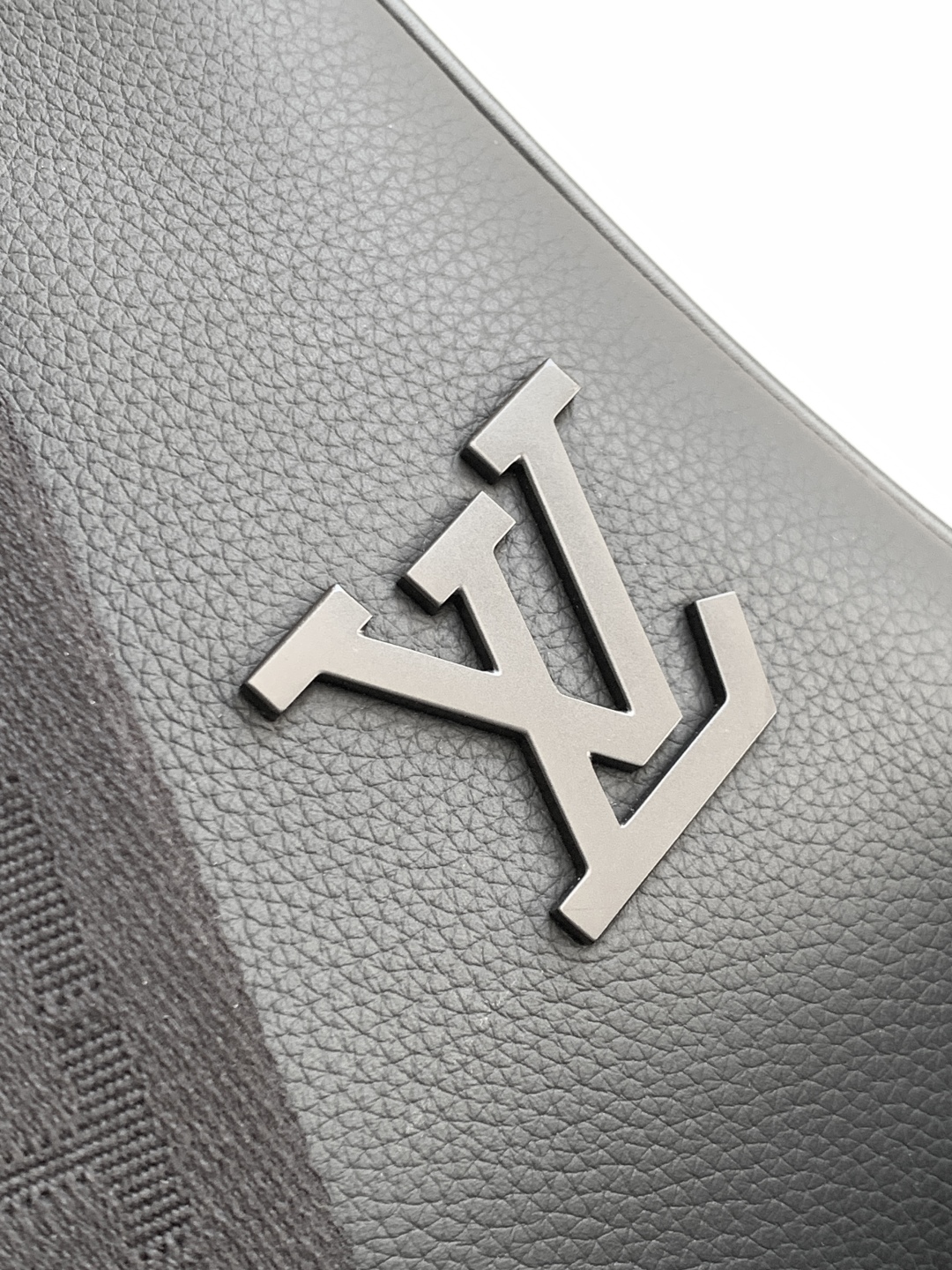 LOUIS VUITTON LV Egram カウハイド ブラック キャリーオンボストンバッグ ルイヴィトン