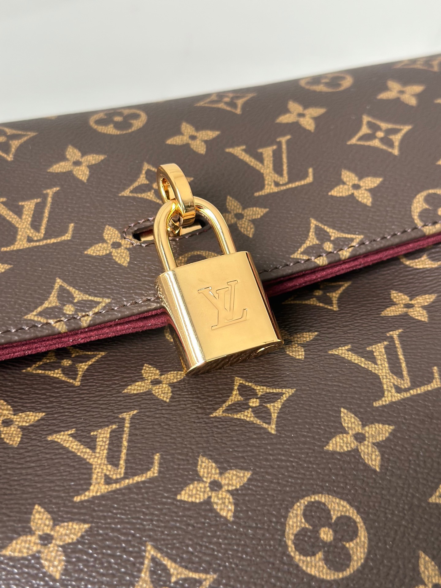 LOUIS VUITTON Hide Away モノグラムキャンバス ハンドバッグ ルイヴィトン