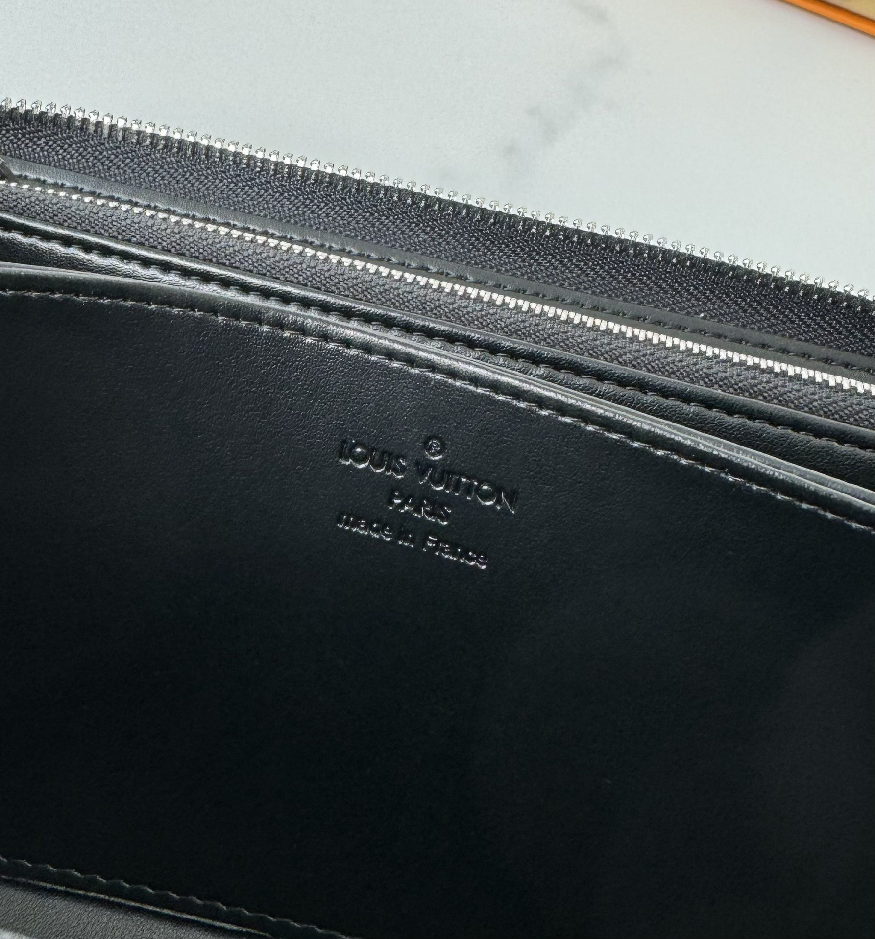 ブラック エンボス 限定実写！ルイ･ヴィトン ウォレット