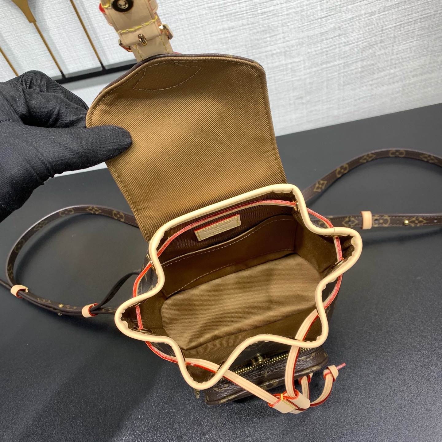 LOUIS VUITTON Montsouris Mini モノグラム ミニリュックサック ルイヴィトン