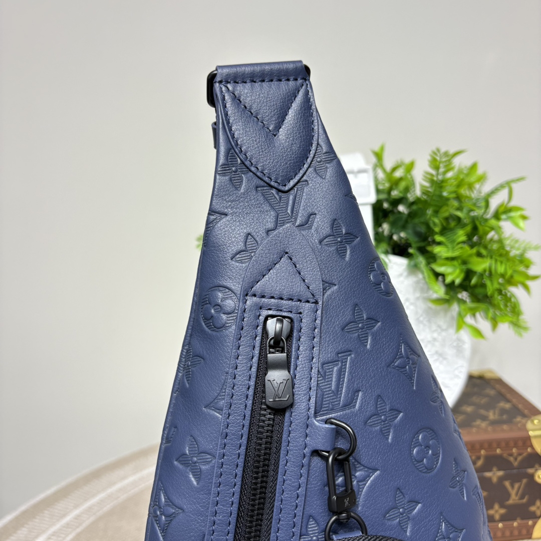 LOUIS VUITTON Duo Slingbag モノグラムシャドウ ネイビー ラウンドポーチ付き クロスボディバッグ ルイヴィトン