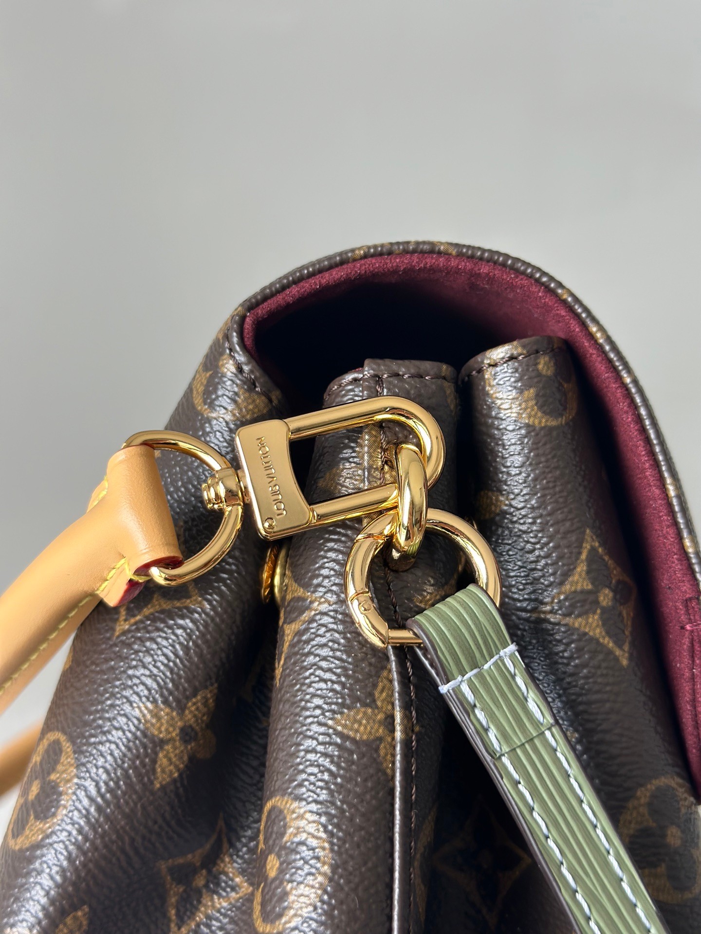 LOUIS VUITTON Hide Away モノグラムキャンバス ハンドバッグ ルイヴィトン