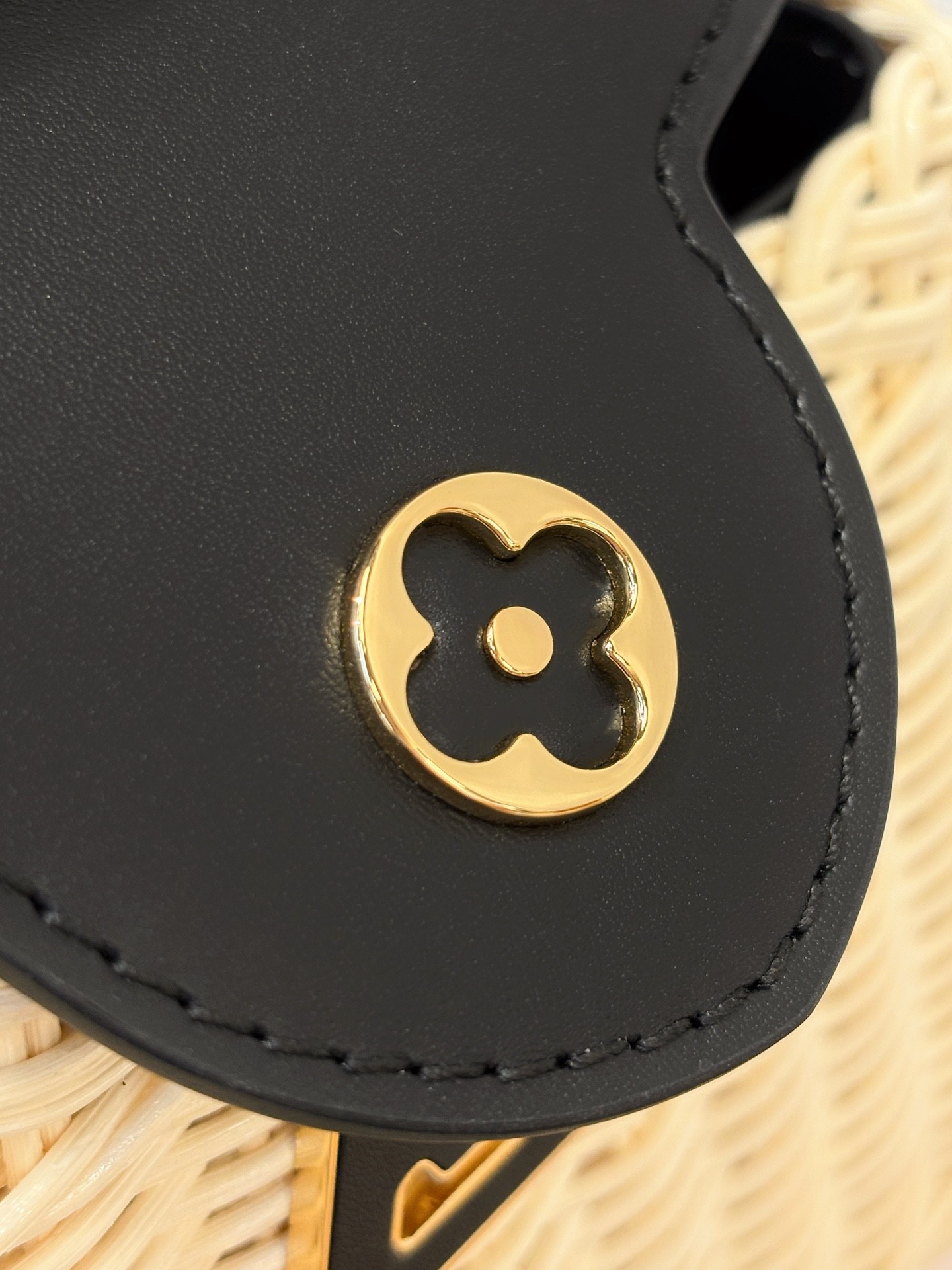 LOUIS VUITTON Capucines ミニ ラタン ハンドバッグ ブラック サマーコレクション ルイヴィトン