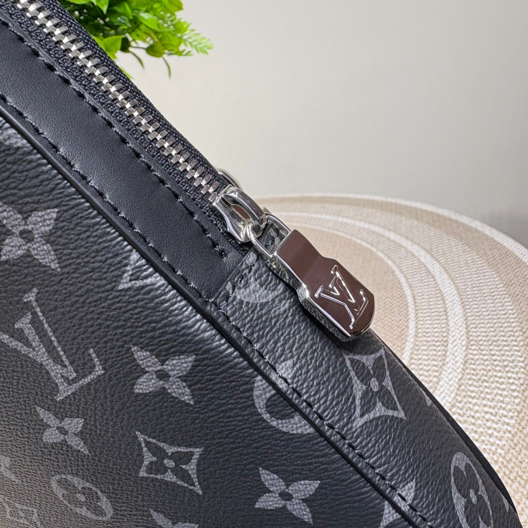 LOUIS VUITTON Avenue Slingbag PM モノグラムエクリプス ブラック クロスボディバッグ ルイヴィトン