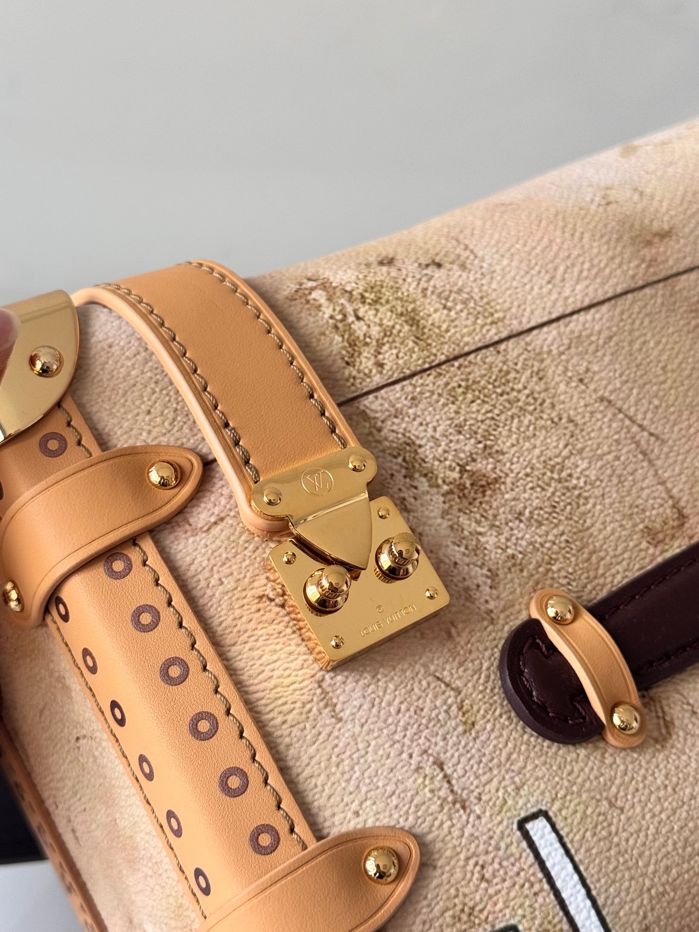 LOUIS VUITTON サイドトランク ヴィンテージトランクインスピレーション ライトブラウン クロスボディバッグ ルイヴィトン