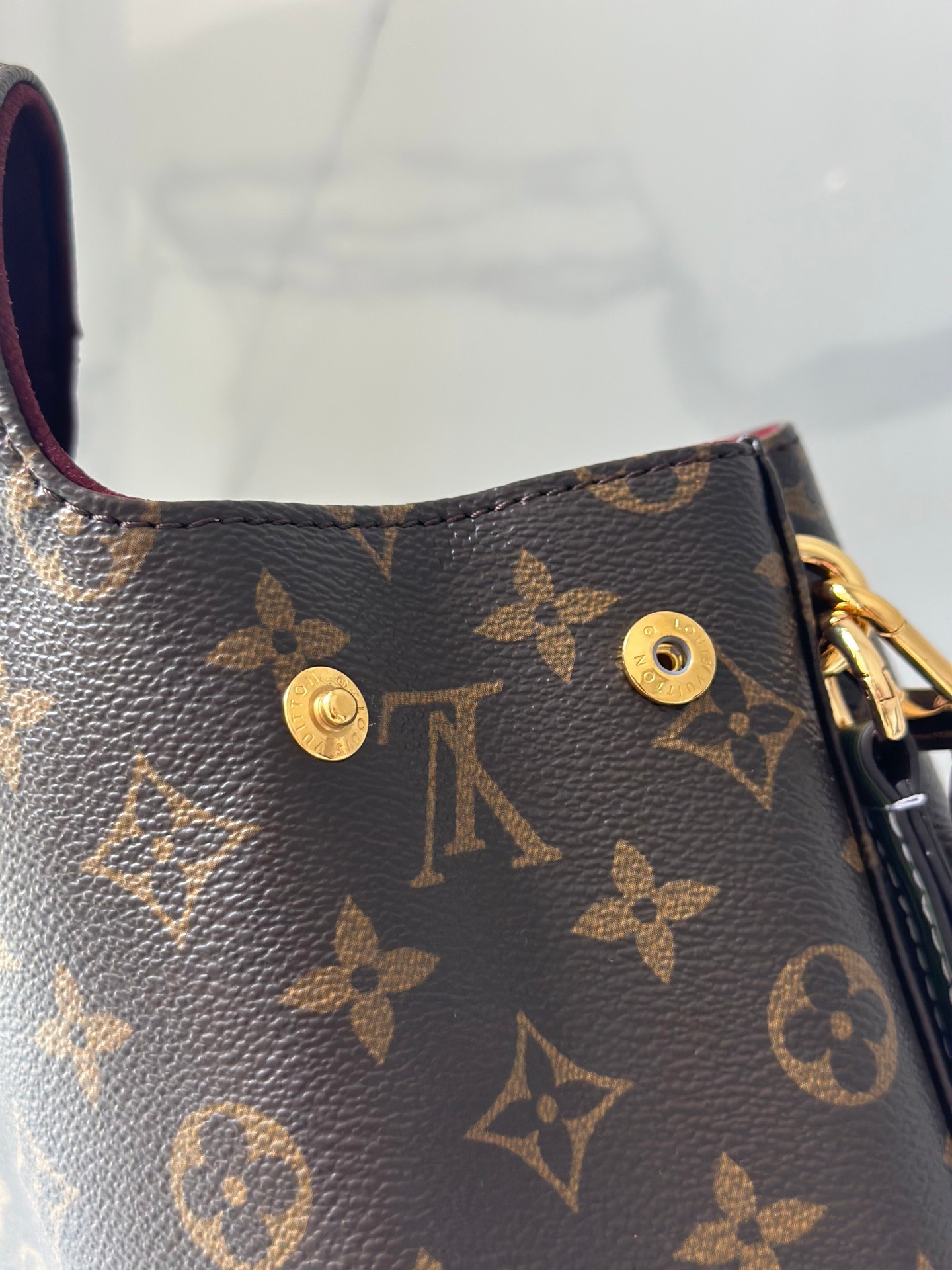 LOUIS VUITTON Hide Away モノグラムキャンバス ハンドバッグ ルイヴィトン