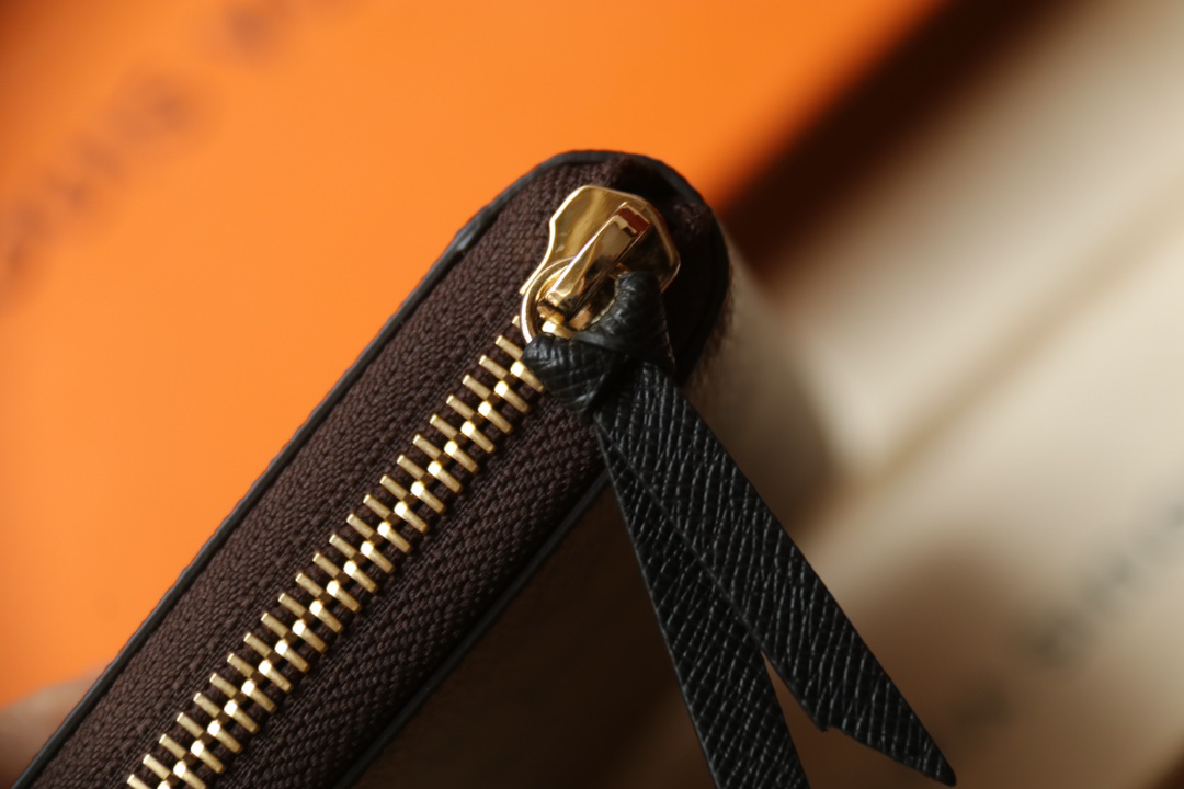 LOUIS VUITTON ジッピー・ウォレット モノグラムリバース カーキ × ブラウン ラウンドファスナー ロングウォレット