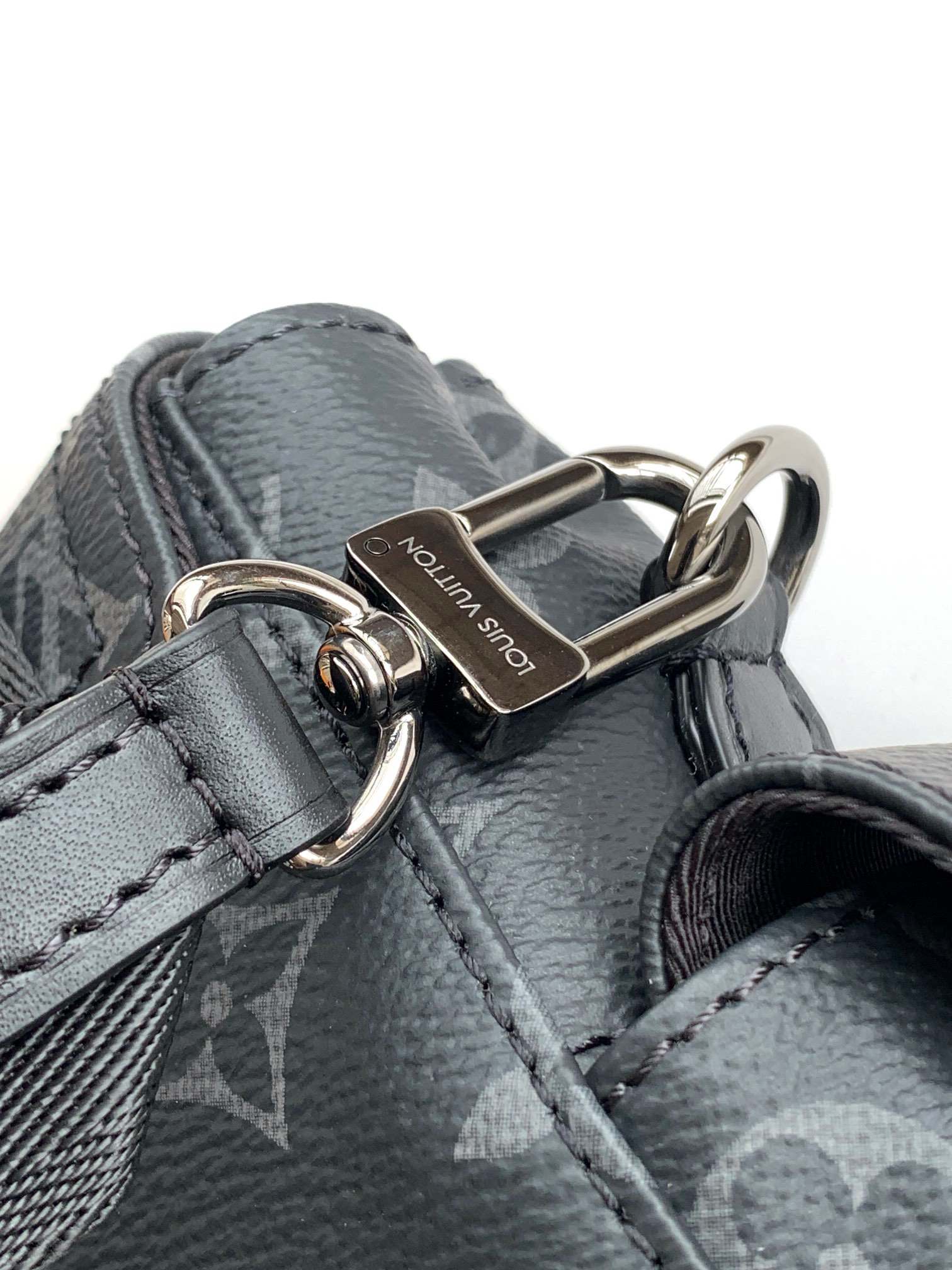 LOUIS VUITTON Nano Christopher モノグラム エクリプス クロスボディバッグ ルイヴィトン